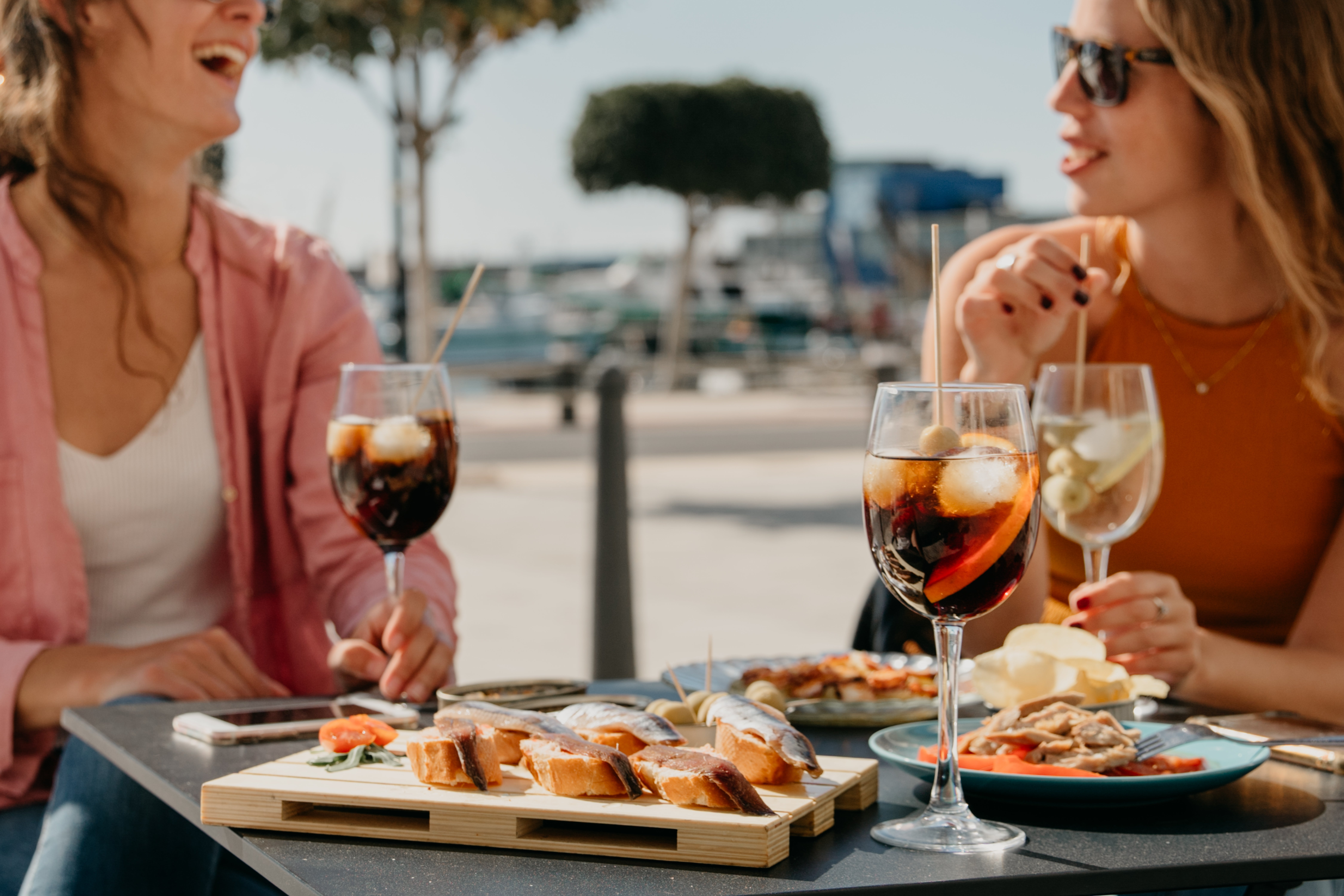 From haute cuisine to family-friendly eateries, wine trails and foodie experiences, a Costa Dorado culinary tour is not to be missed
