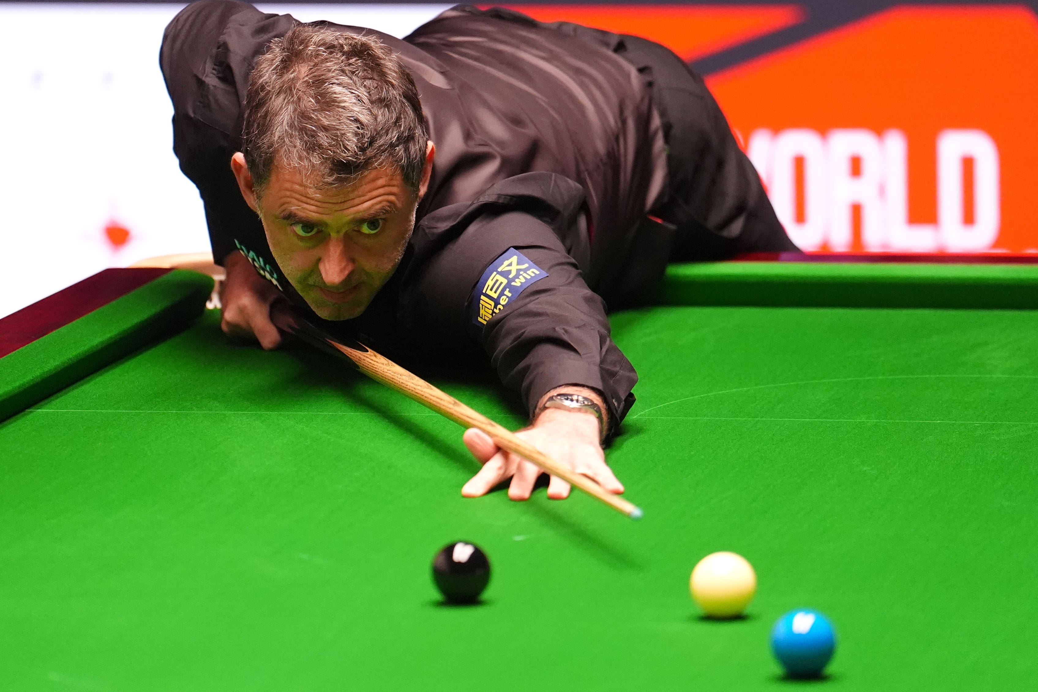<p>Ronnie O’Sullivan hammered Ali Carter to advance to the last 16</p>