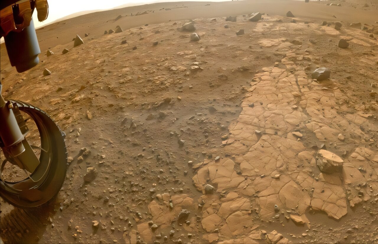 Image from Nasa's Perseverance Rover reveals sandstone at the base of Jezero Crater – a feature believed to be created by water