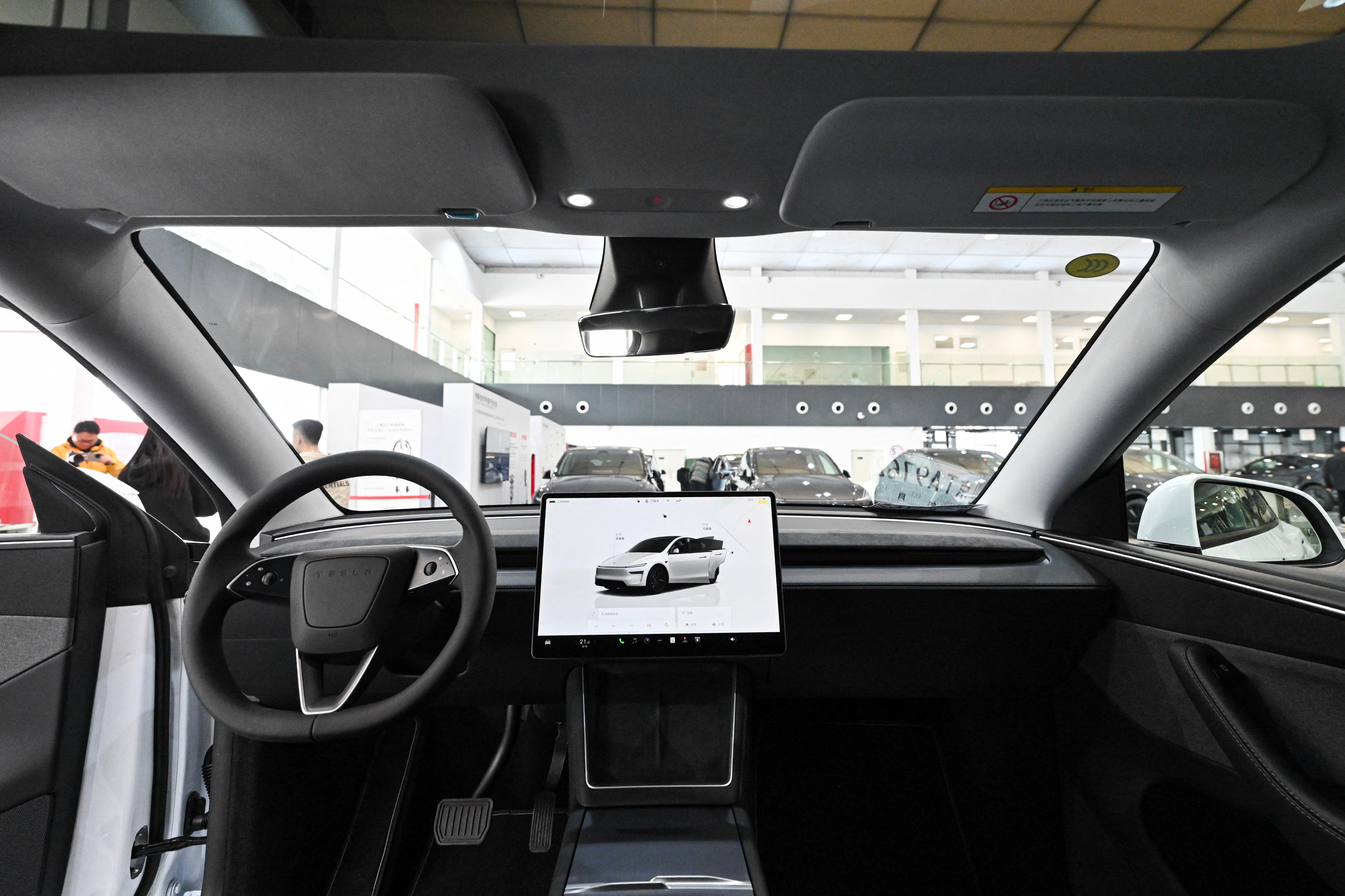 Tesla’s self driving technology is only meant to be used under human supervision