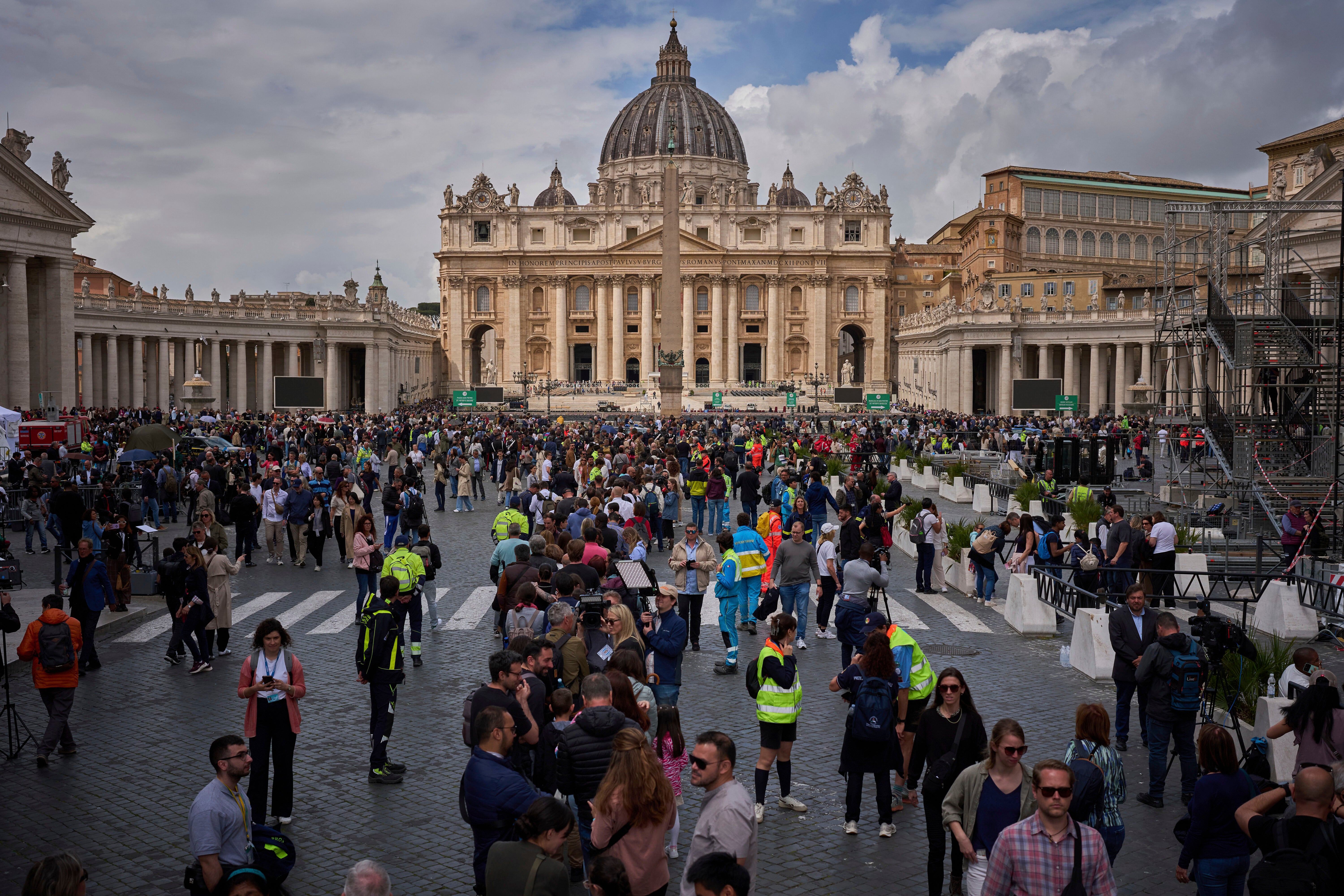 People line up to enter St Peter’s Basilica to pay their respects to Pope Francis (Emilio Morenatti/AP)