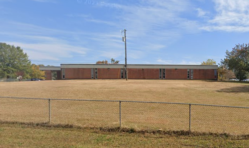 Parents outraged after ‘whites’ and ‘colored’ signs are posted above water fountains in Georgia elementary school