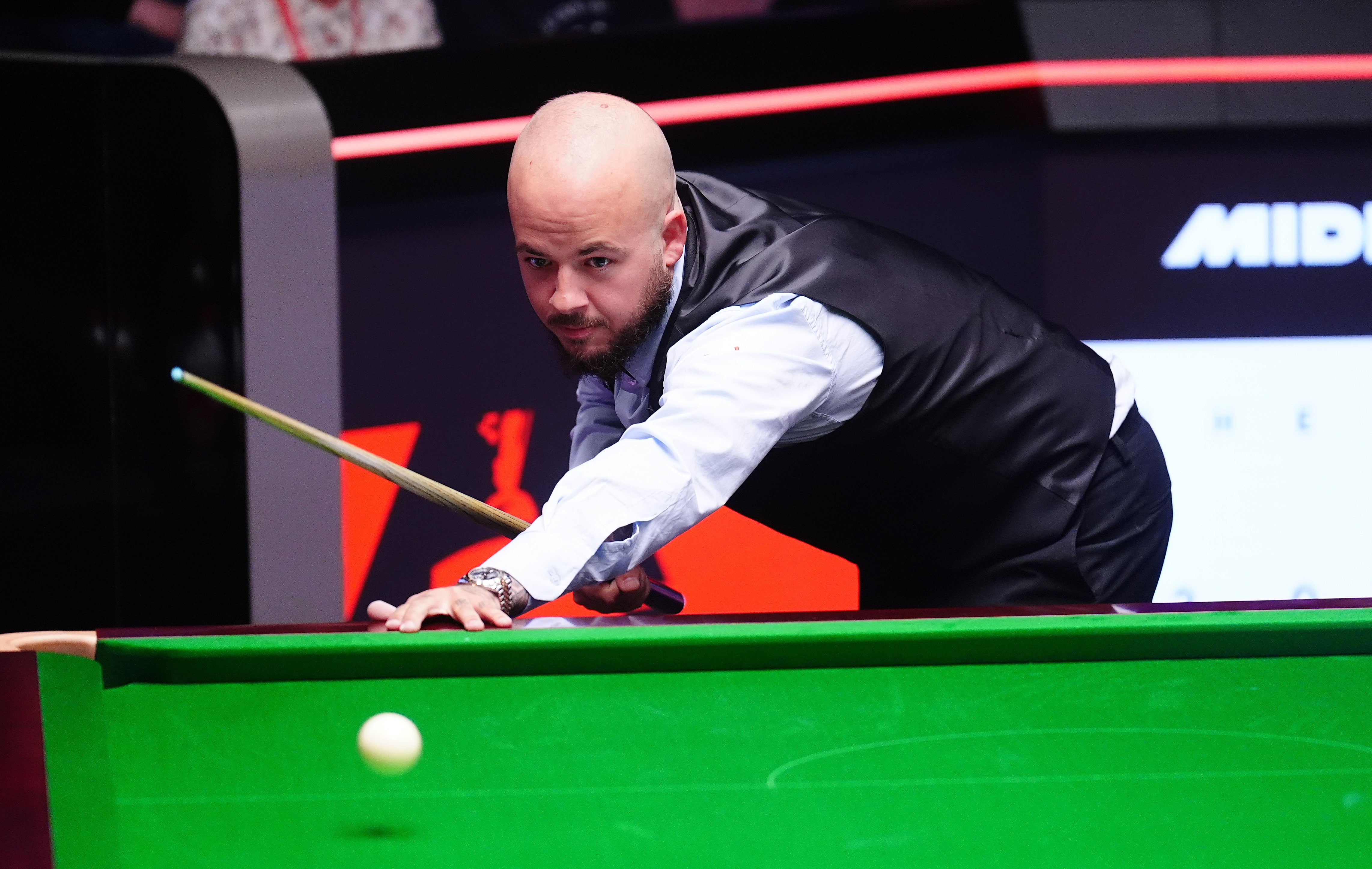 Luca Brecel is through to the last-16