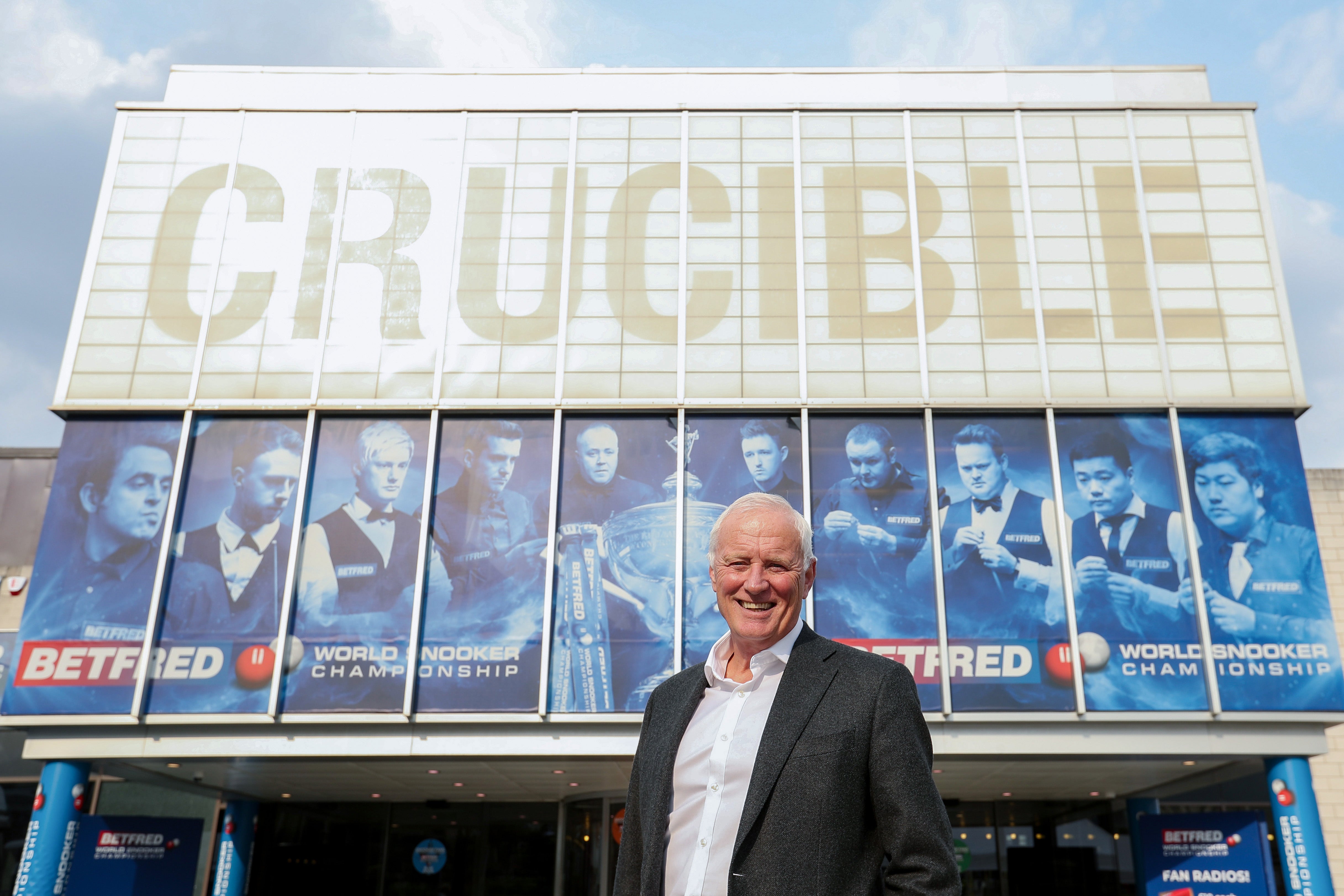 Barry Hearn has said that the World Snooker Championship will leave the Crucible unless changes are made