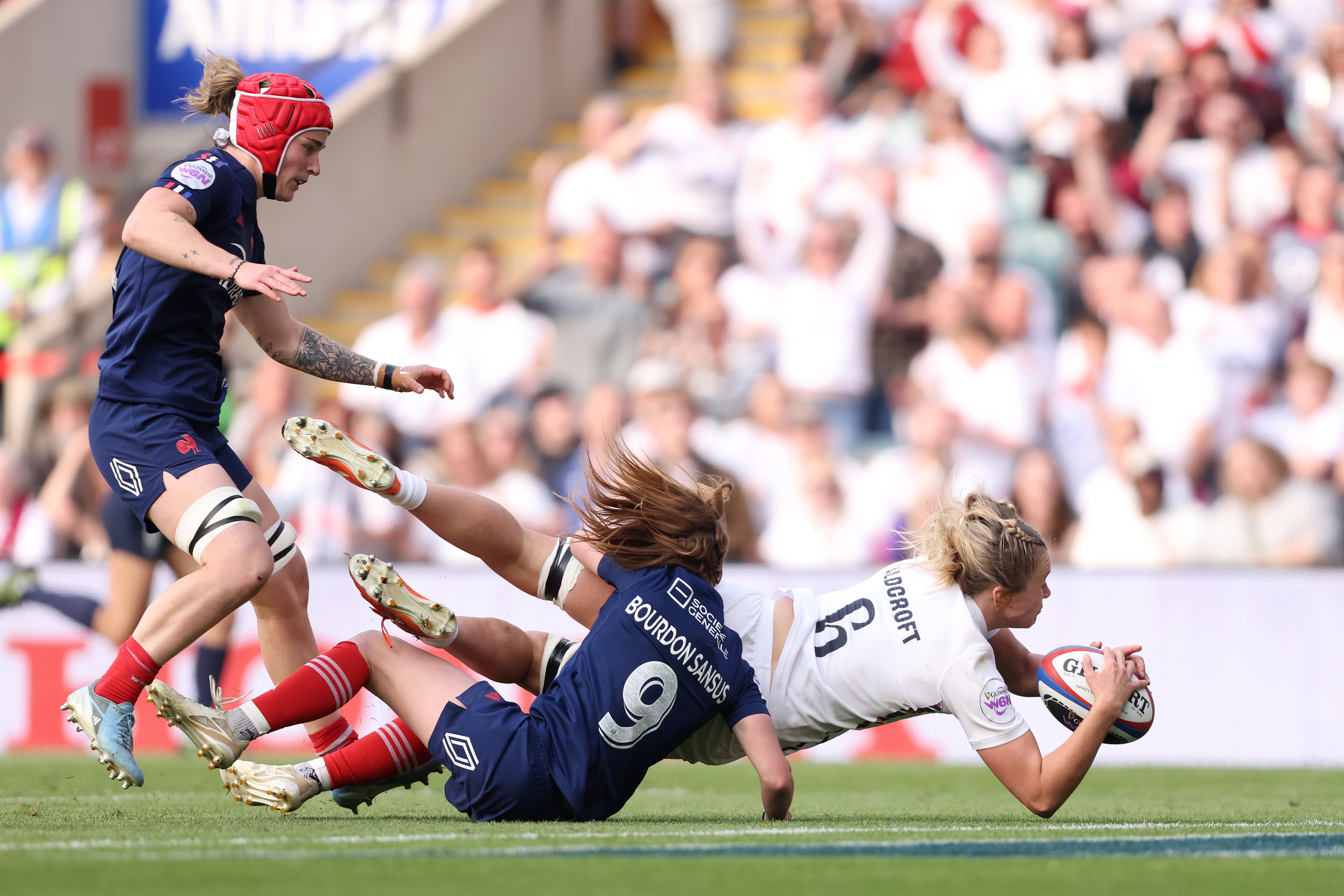 England captain Zoe Aldcroft scored a try that proved crucial for England