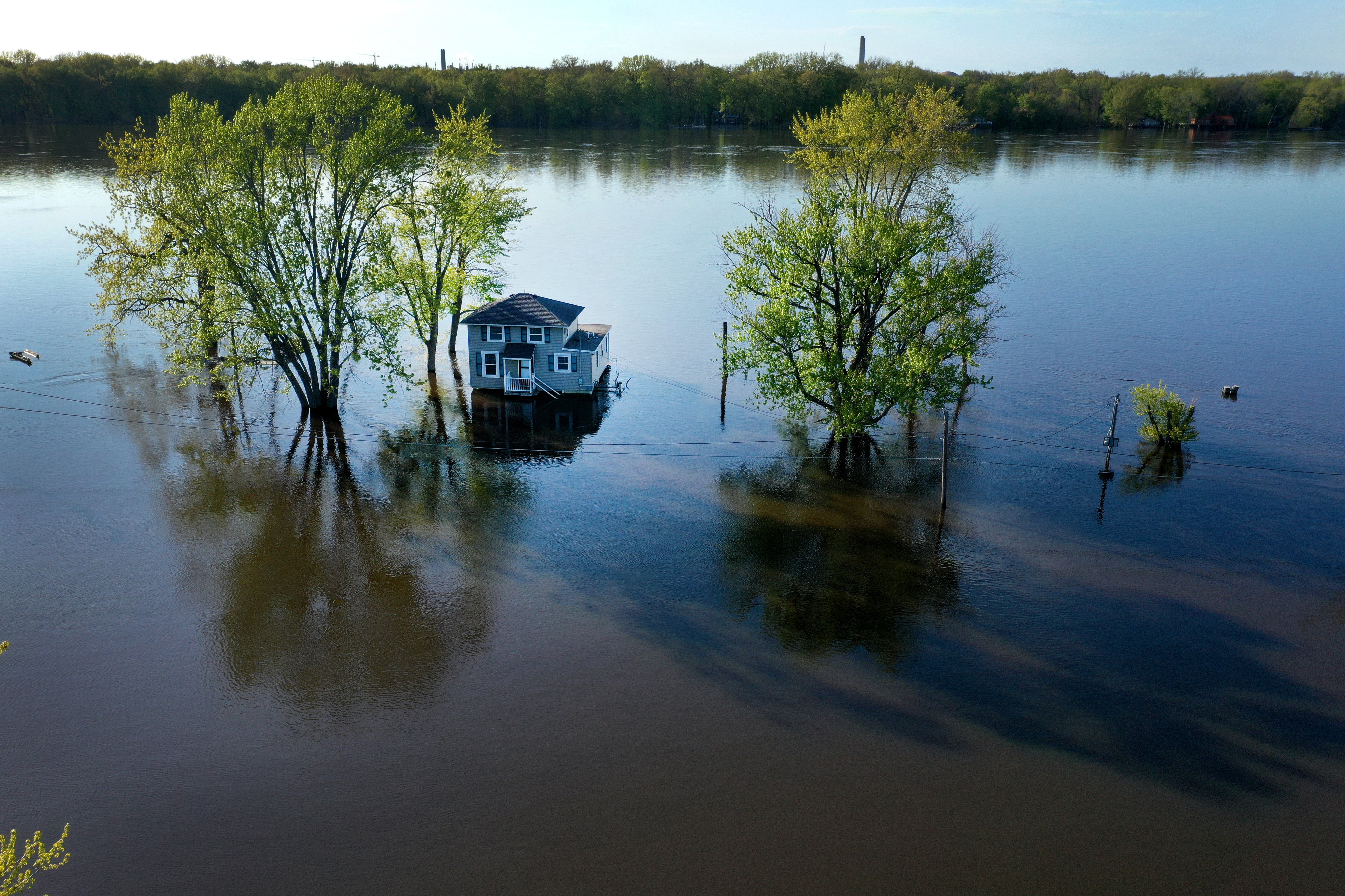 A flood advisory has been issued along the Mississippi River just weeks after a historic storm hit Kentucky, Missouri, and Tennessee