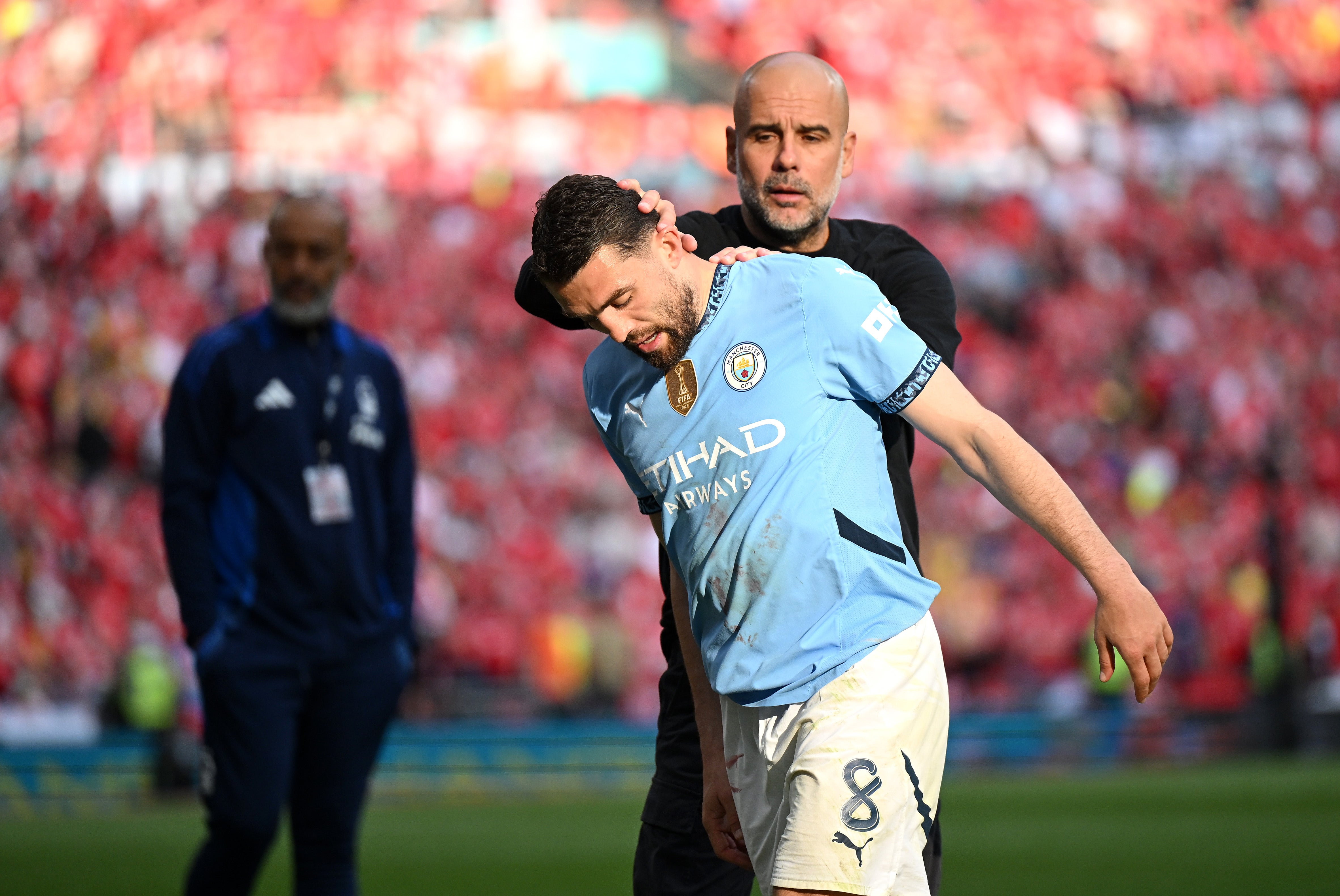 <p>Mateo Kovacic is congratulated by Pep Guardiola after being substituted</p>