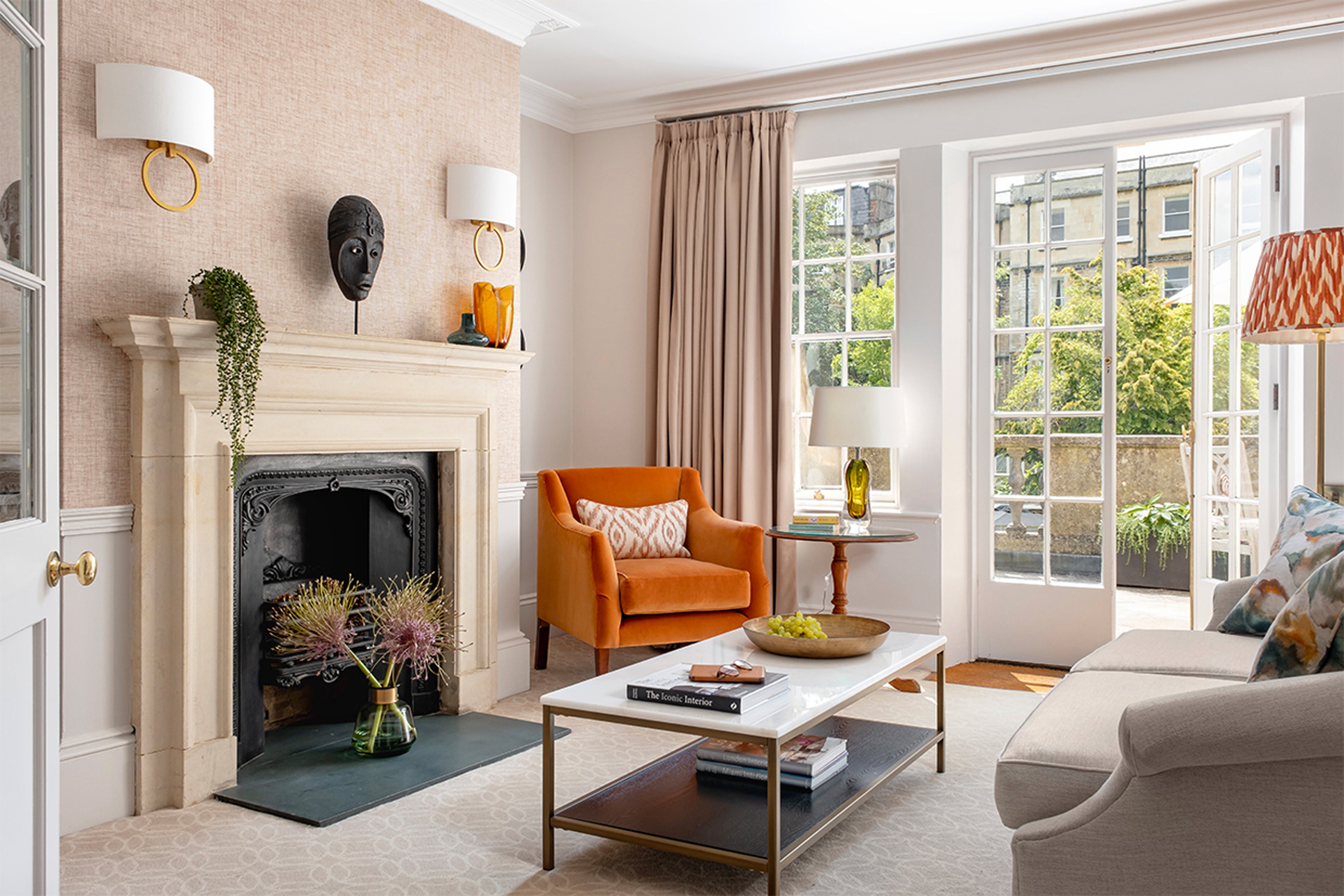 Behind the Royal Crescent’s famous facade, you’ll find 45 rooms and suites filled with natural light and views across gardens