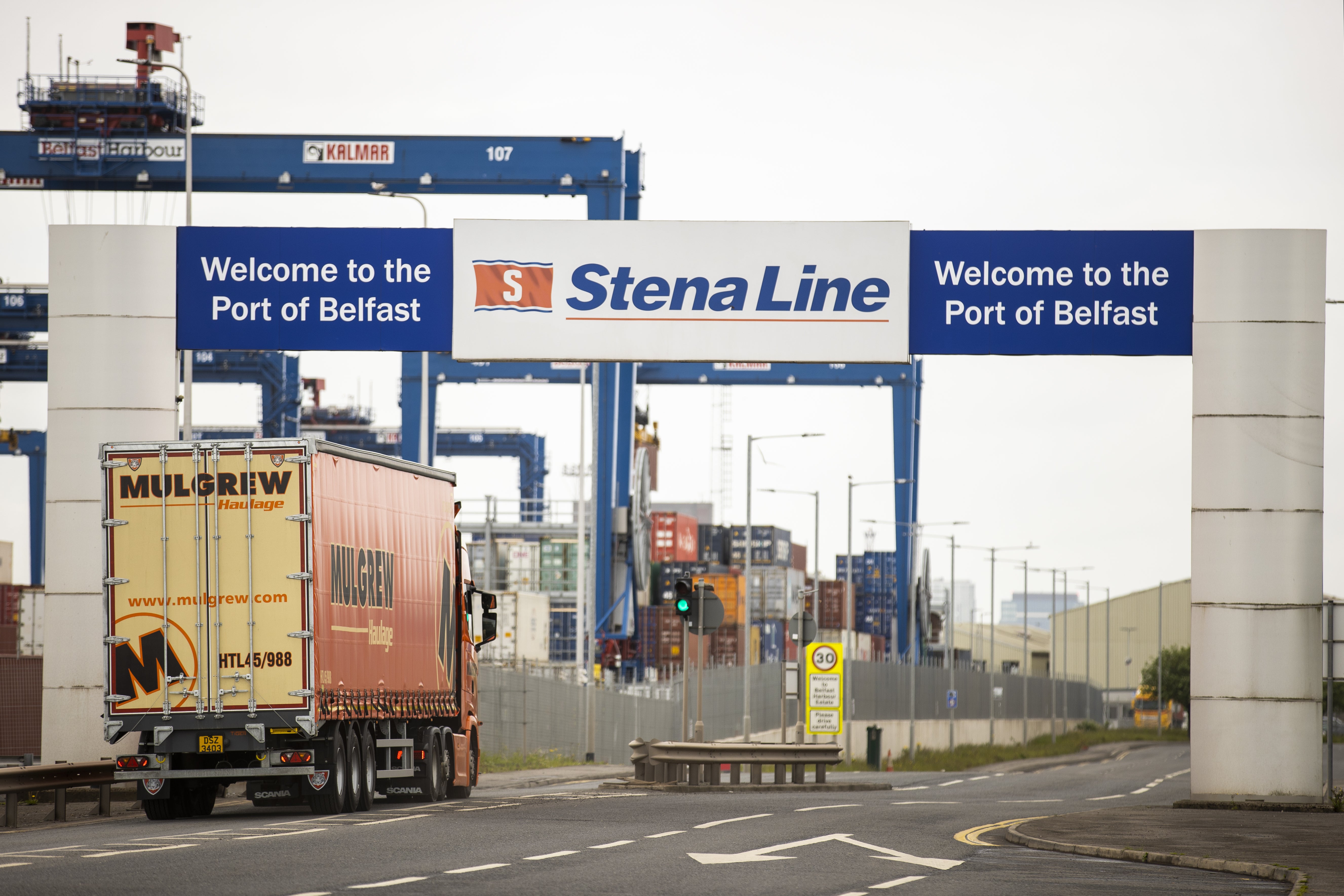 A new border checks agreement will reduce lengthy lorry queues at the border
