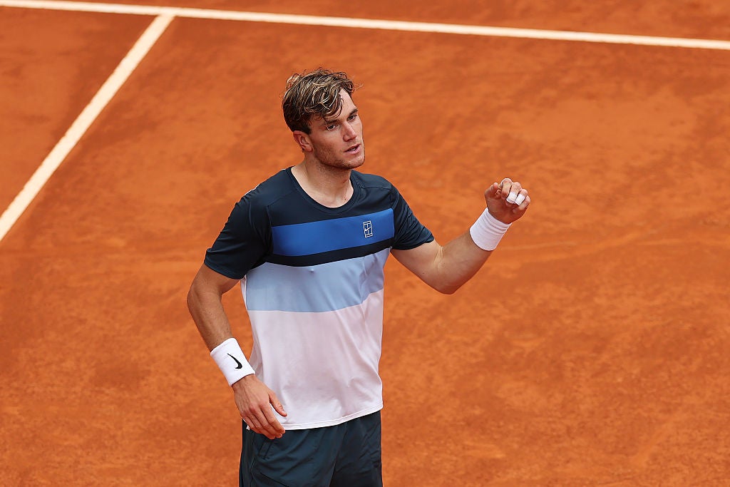 Draper celebrates his 6-2 6-2 win over Tommy Paul