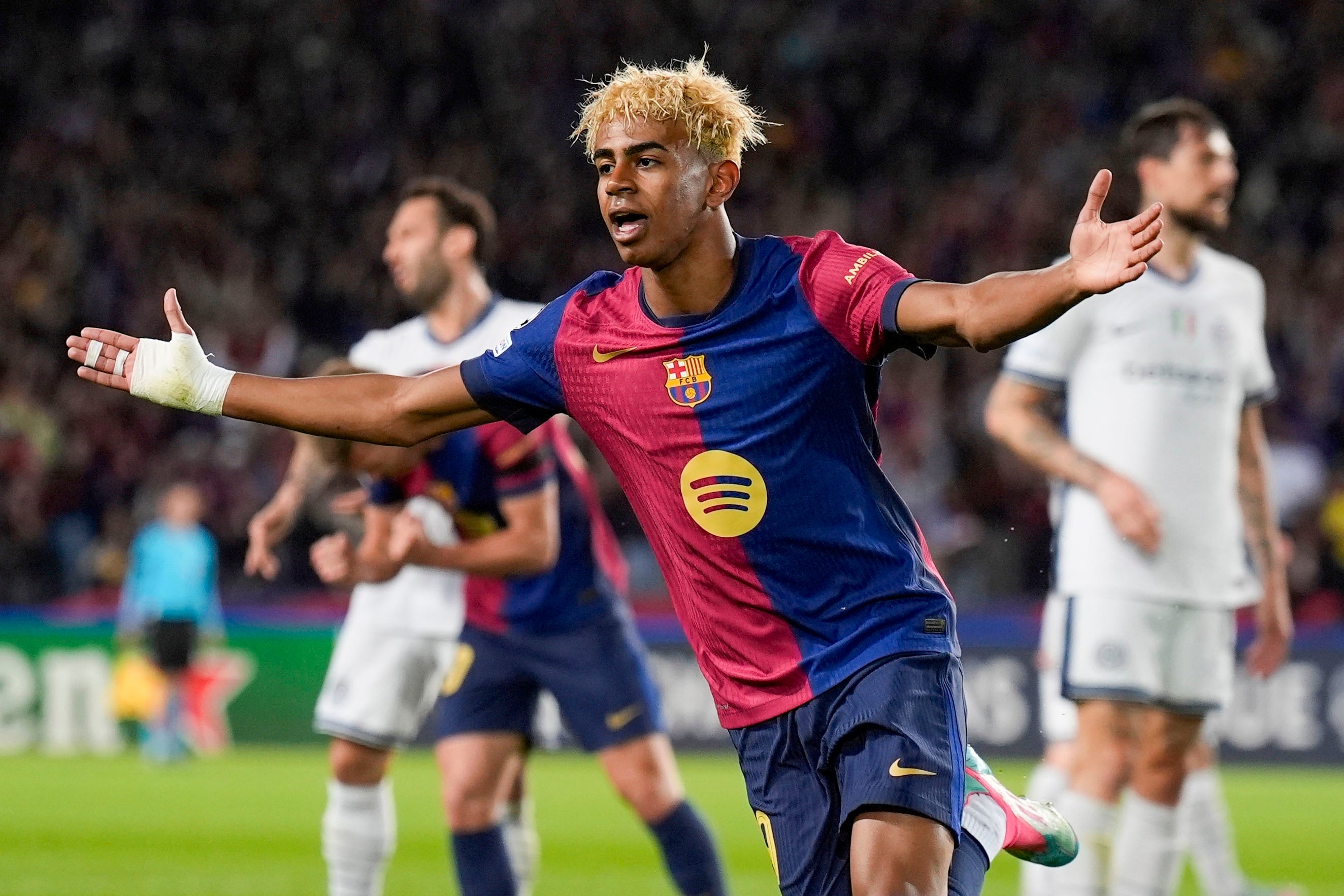 Lamine Yamal vytáhl Barcelonu zpět do první etapy svého semifinále proti Inter