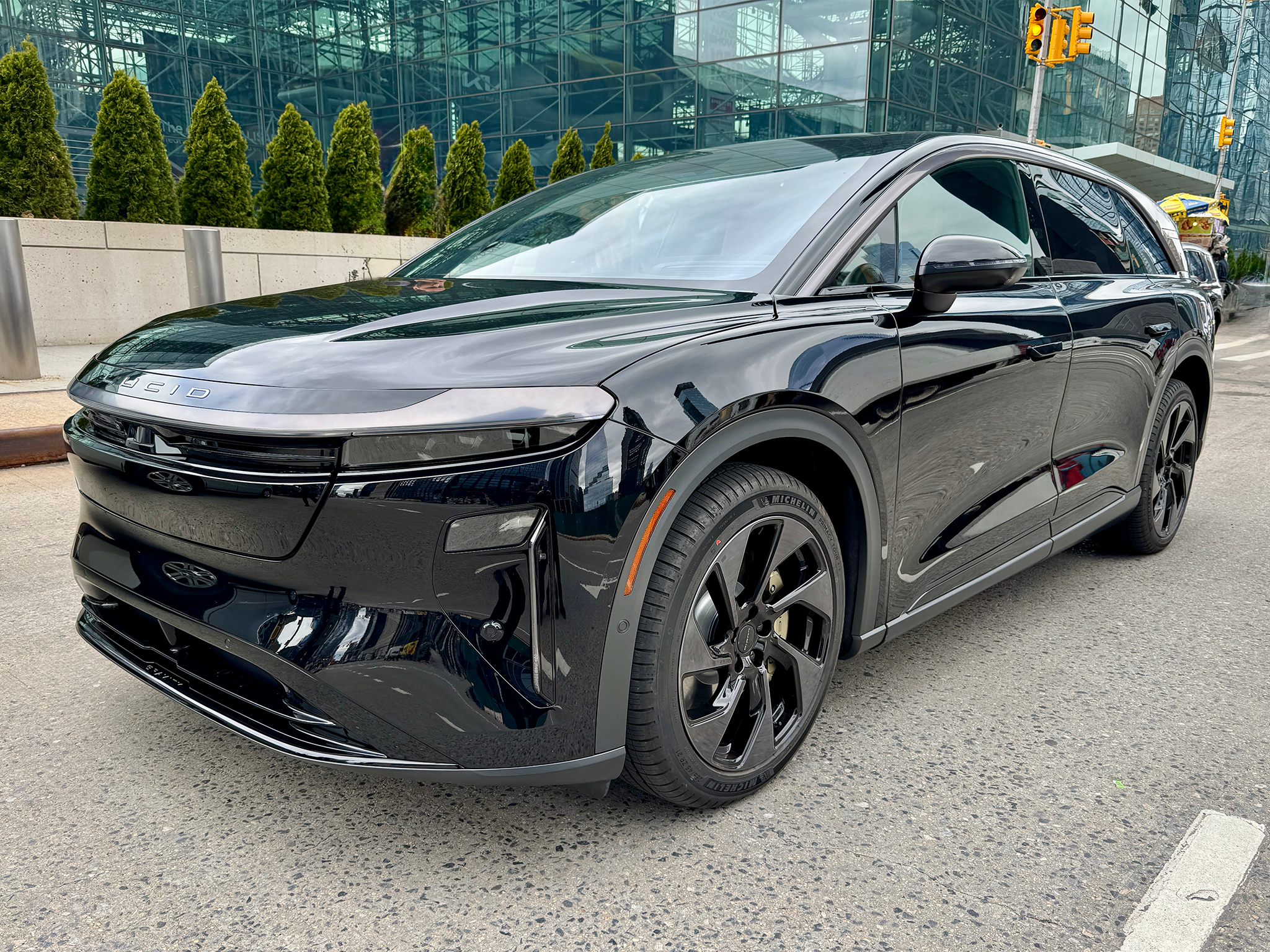 Lucid doesn’t give official battery sizes, but we understand there’s a 120kW battery in the Grand Touring model