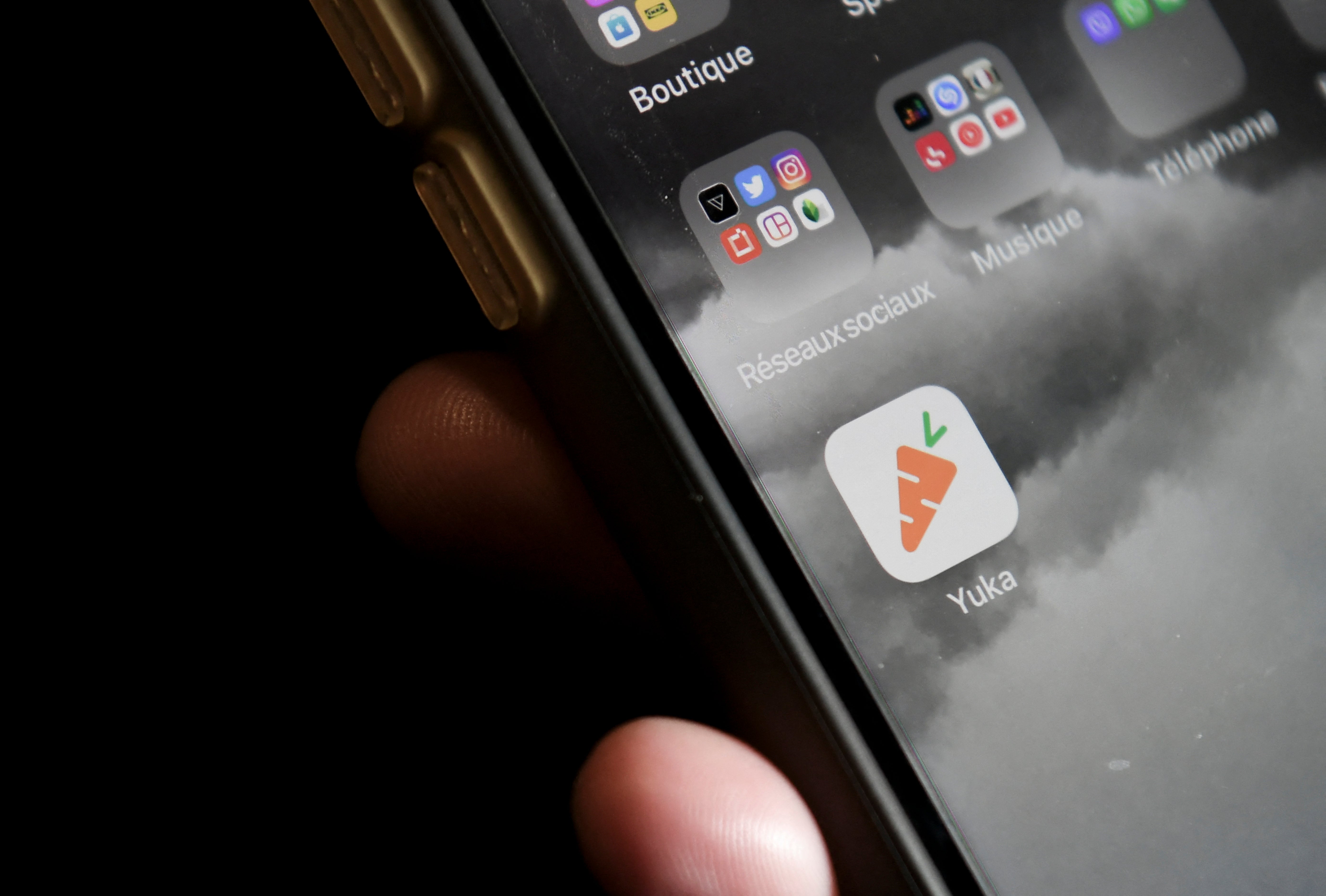 Free mobile app Yuka scans the barcodes of food and cosmetic products and sends users in-depth intel on how healthy products are