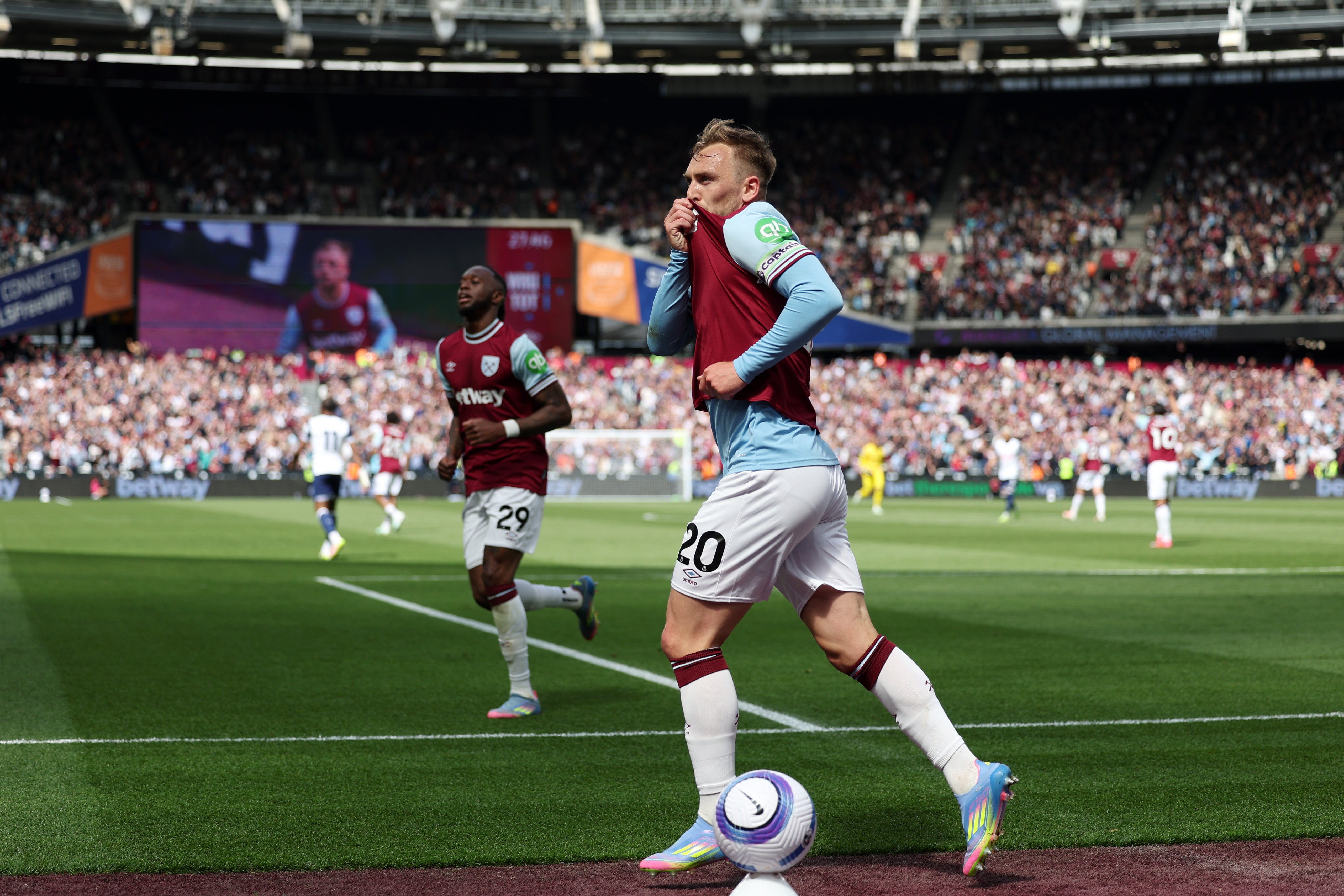 Jarrod Bowen secured a point for the home side