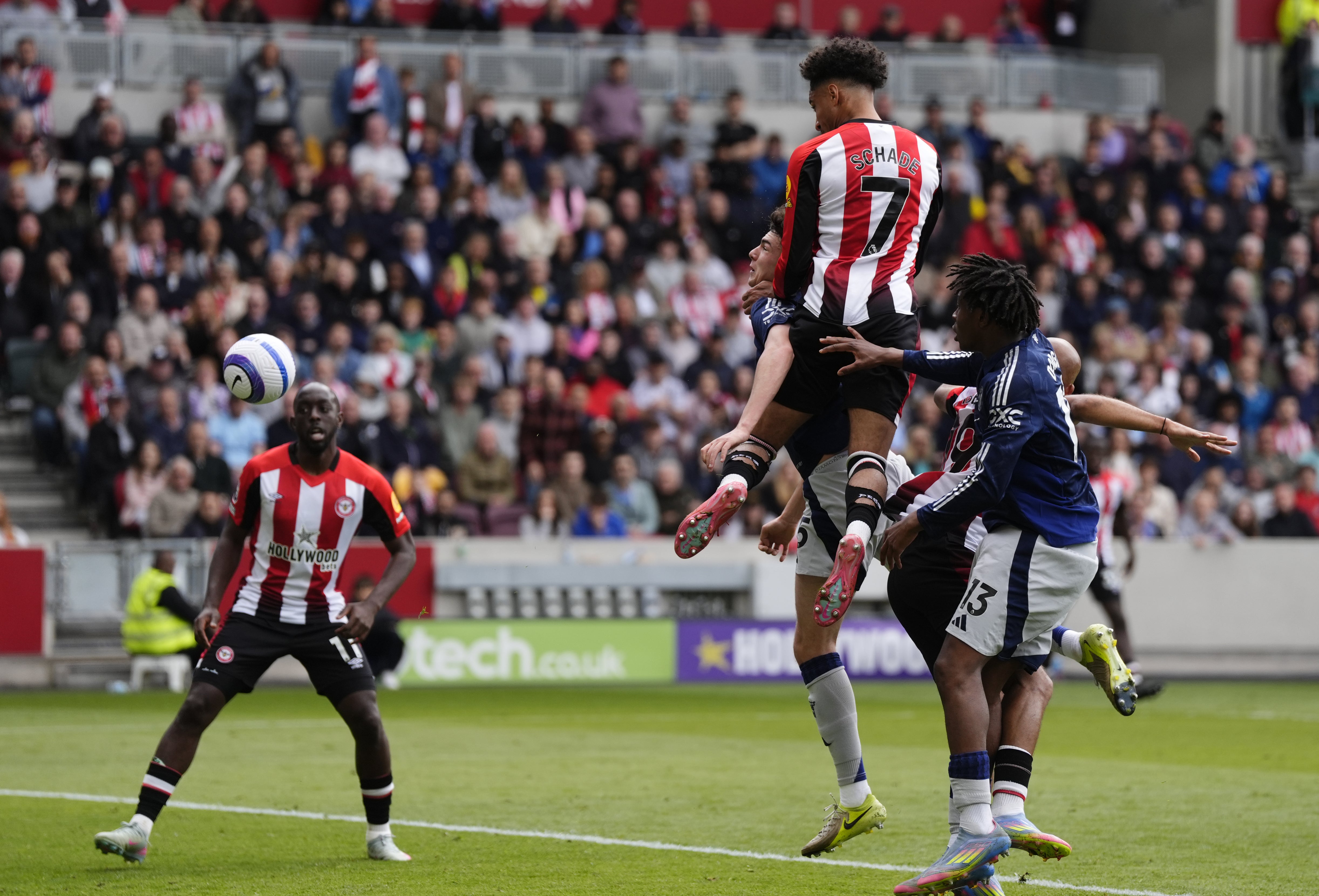 Manchester United show spirit of youth in seven-goal thriller but Brentford continue fine form