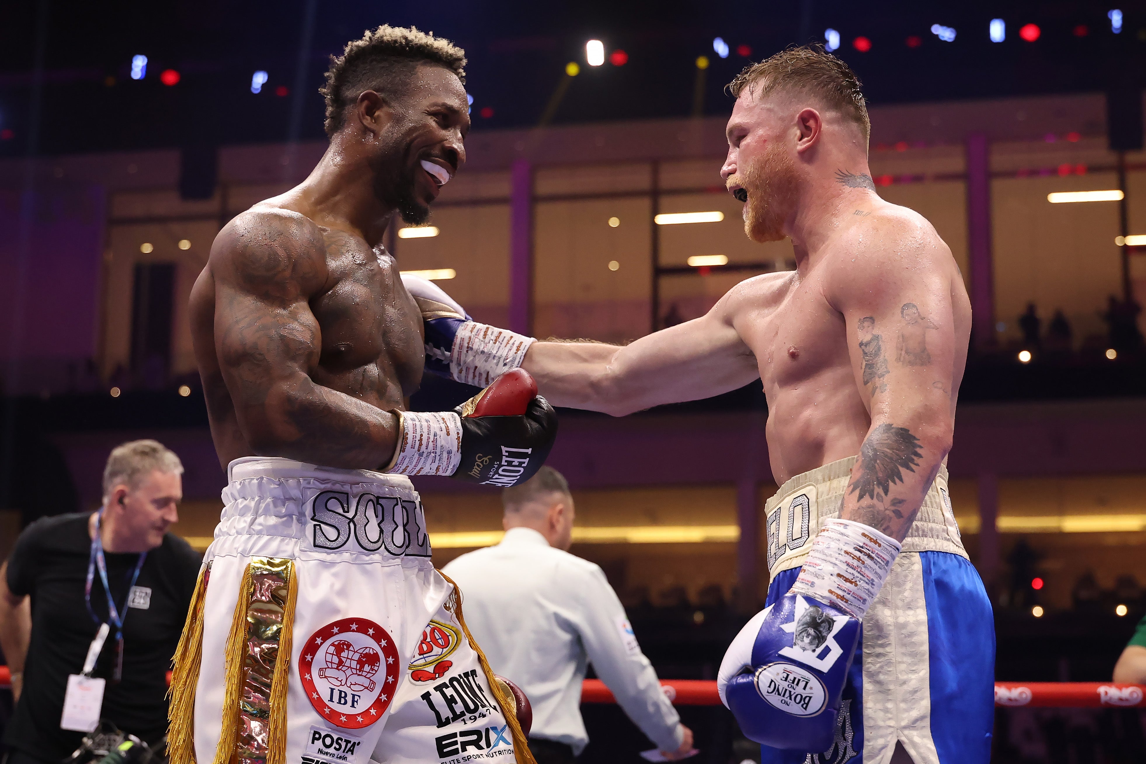 Scull was all smiles, while Canelo showed his frustration