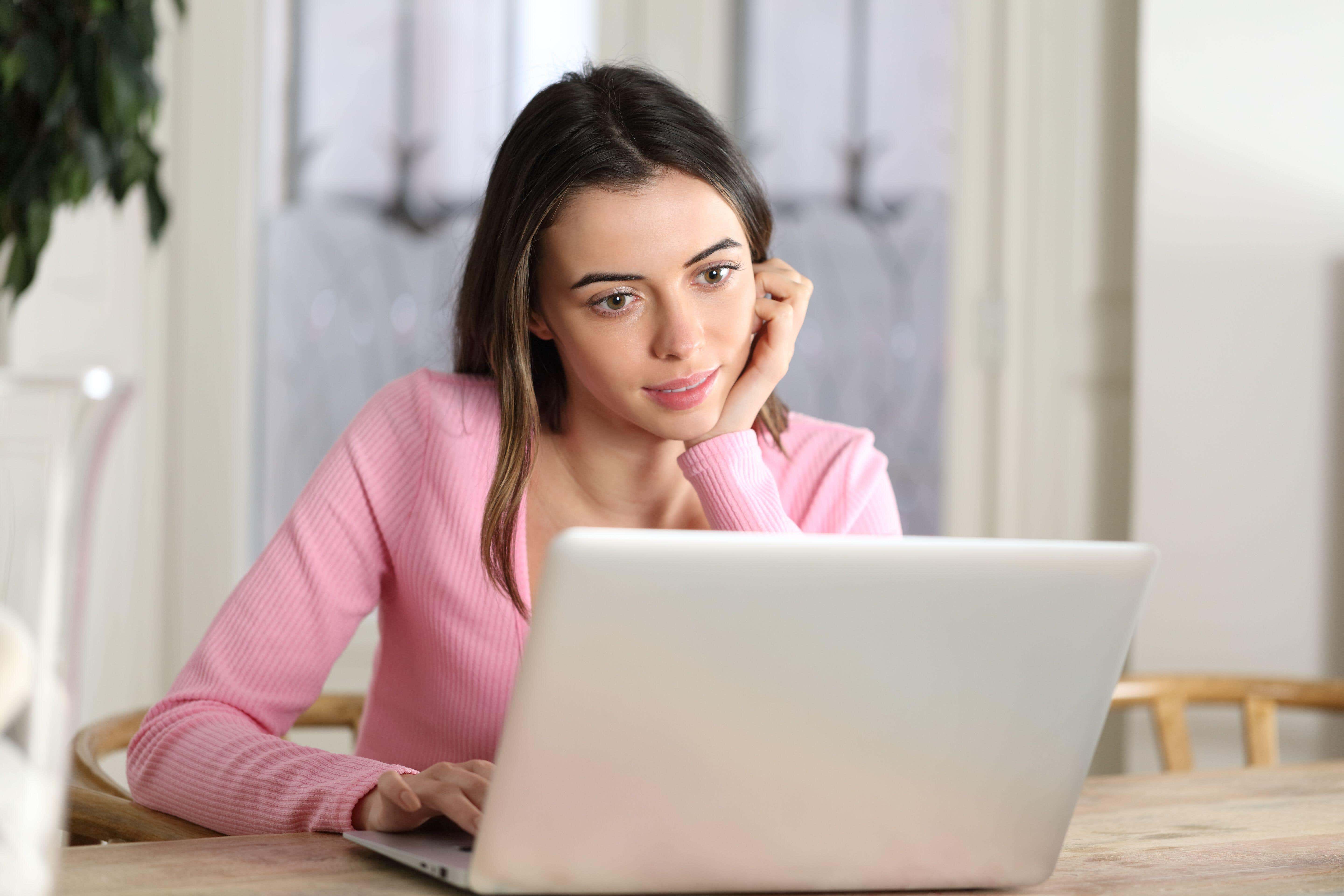 On average, people expect a firm to have at least a 4.25 out of five star overall rating before they would switch to a new financial services provider, Smart Money People said (Alamy/PA)