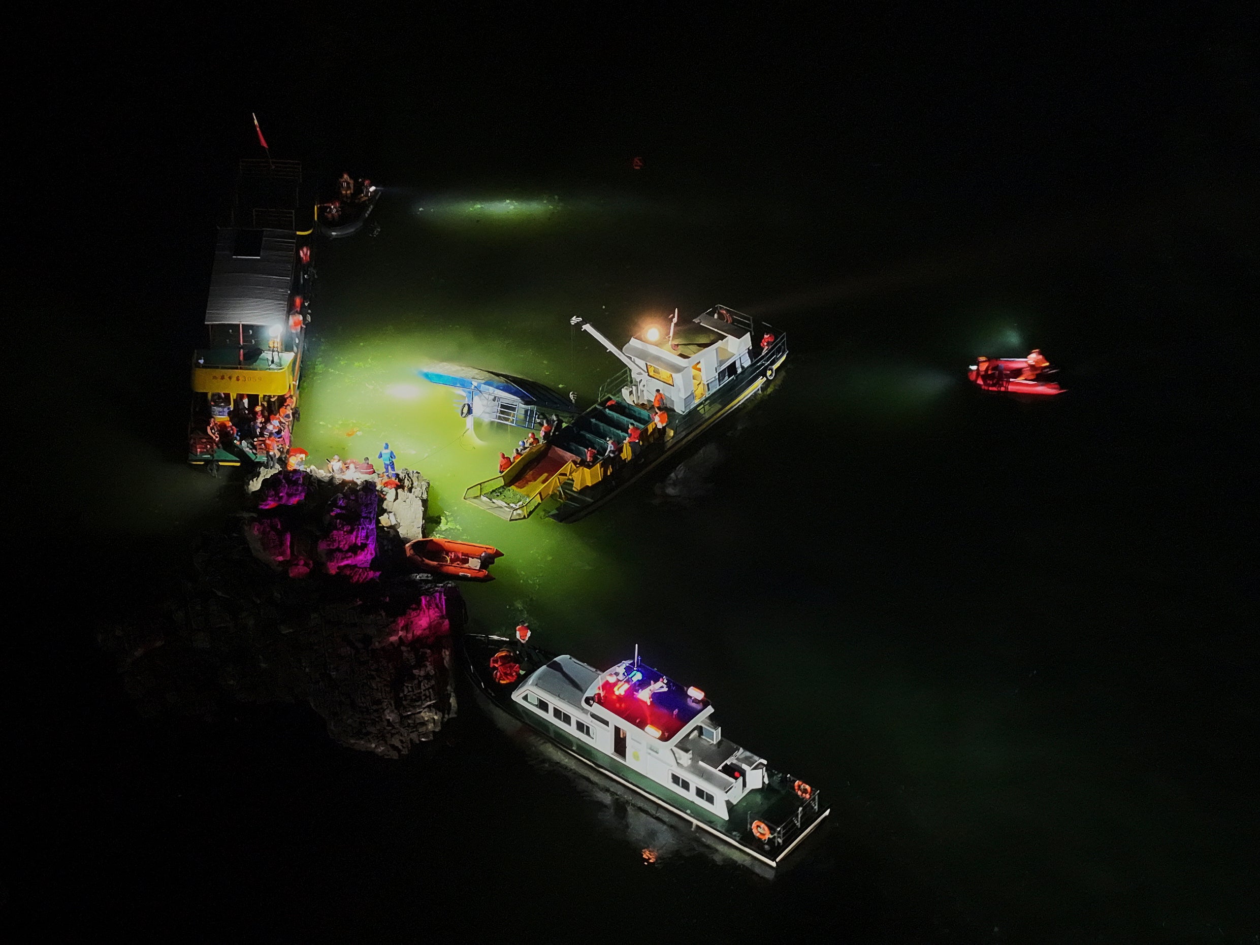 Nine dead and one missing after tourist boats capsize during sudden storm in China