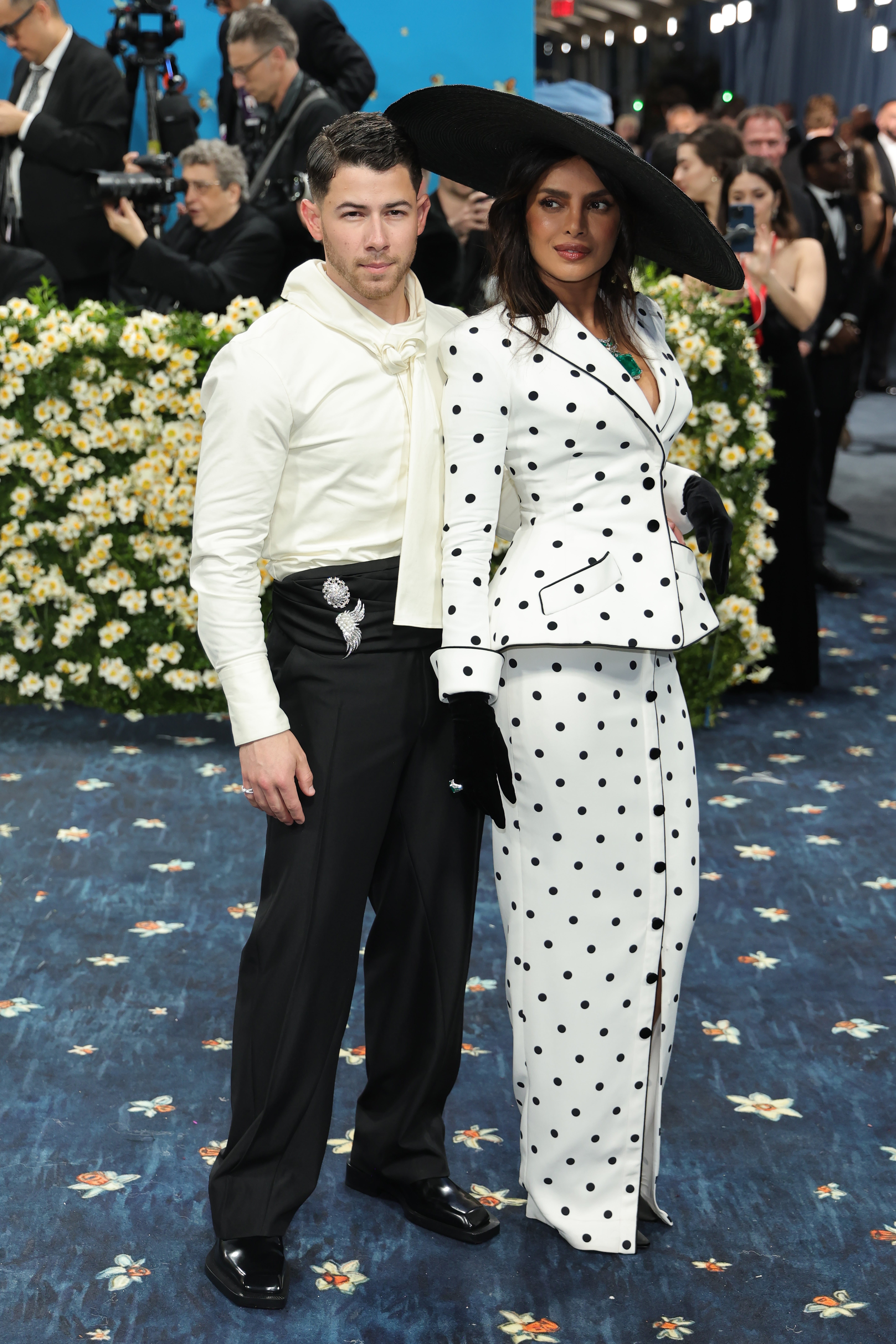 Nick Jonas and Priyanka Chopra shared a date night at the 2025 Met Gala on Monday night dressed to the nines as if they were heading over to the horse races