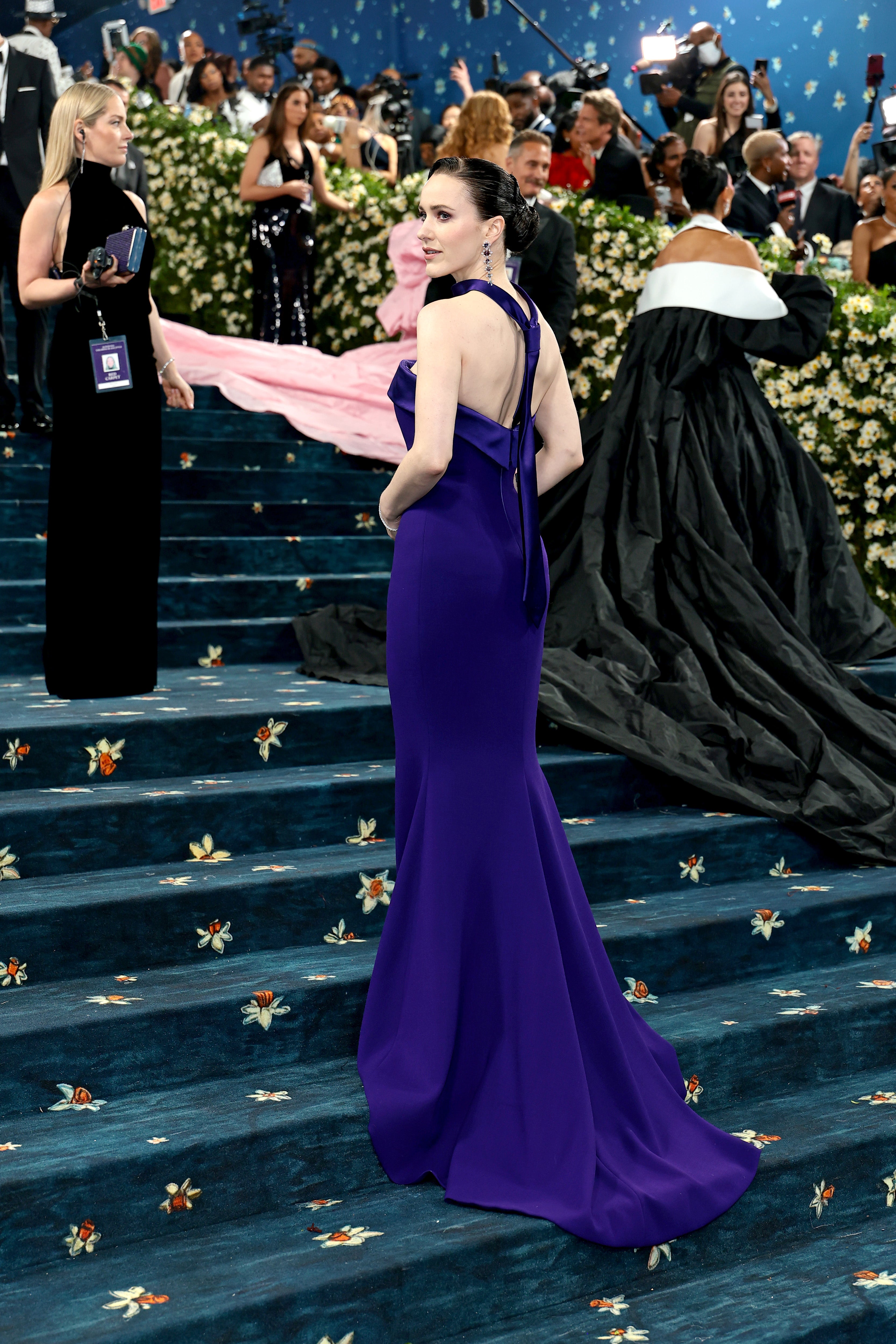 Brosnahan, who starred in ‘The Marvelous Mrs. Maisel,’ subtly nodded to the concept with a suit tie detail draped around her neck and down her back