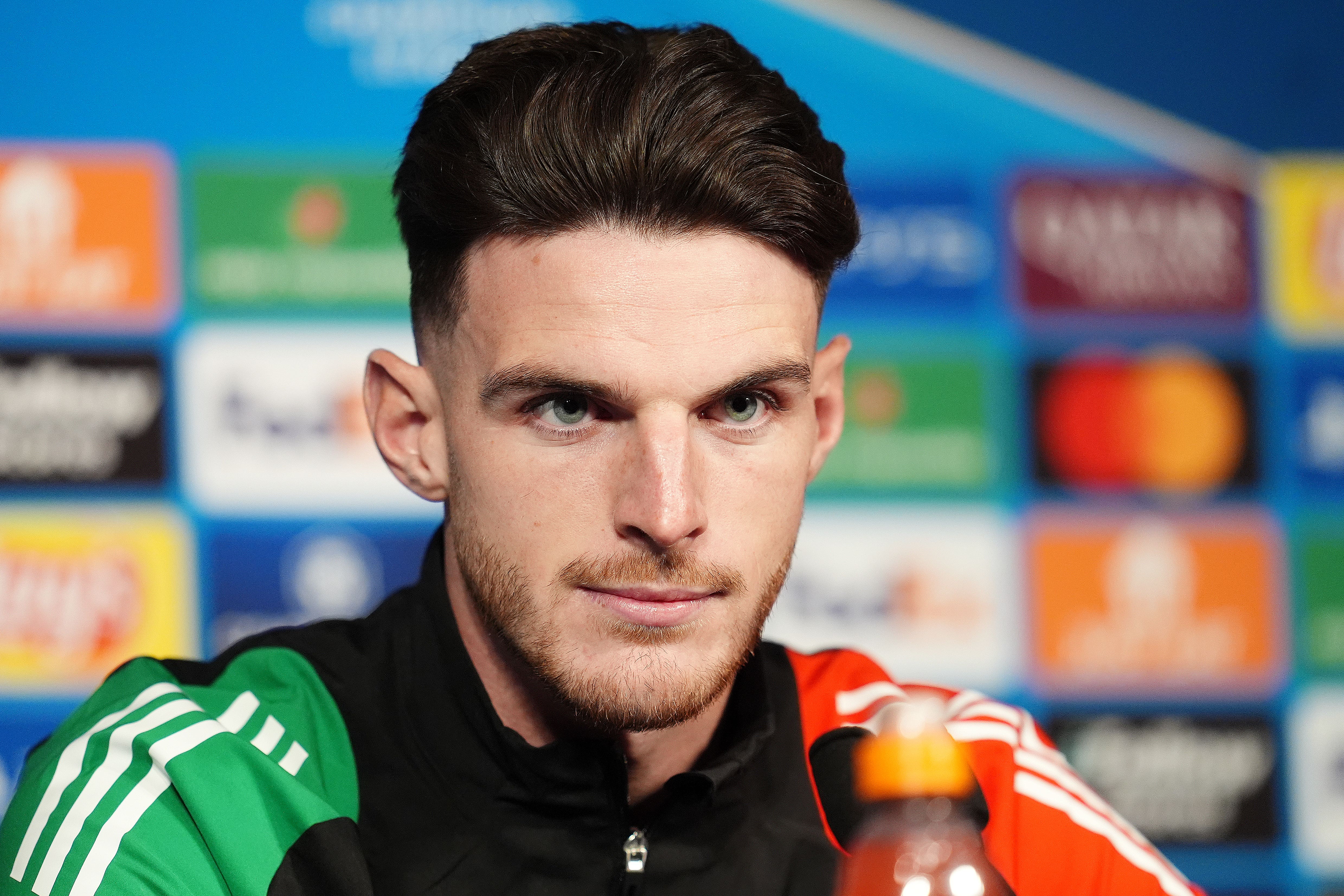 Declan Rice naléhal na Arsenal, aby zintenzivnil