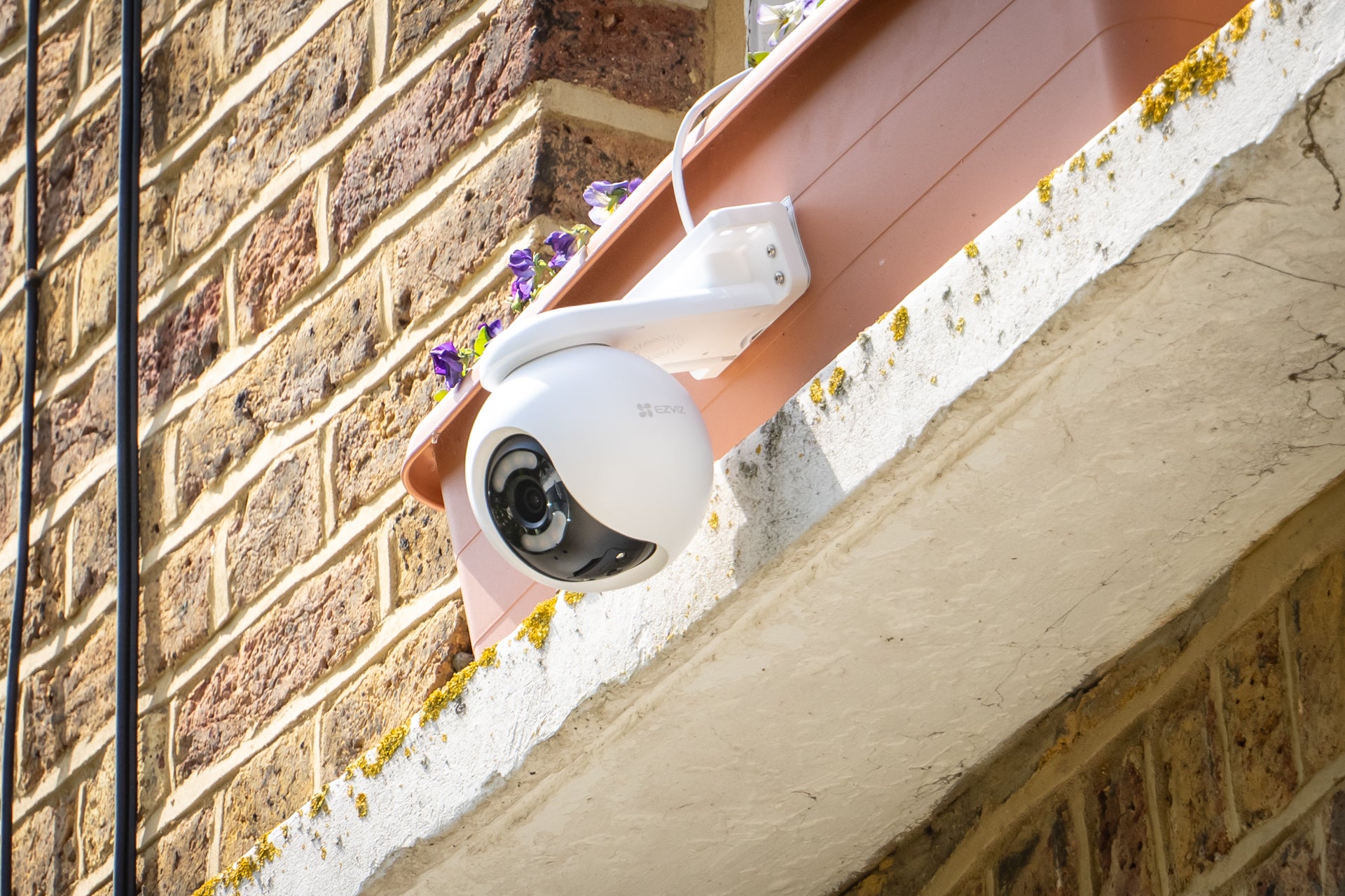 Ezviz H8x security camera