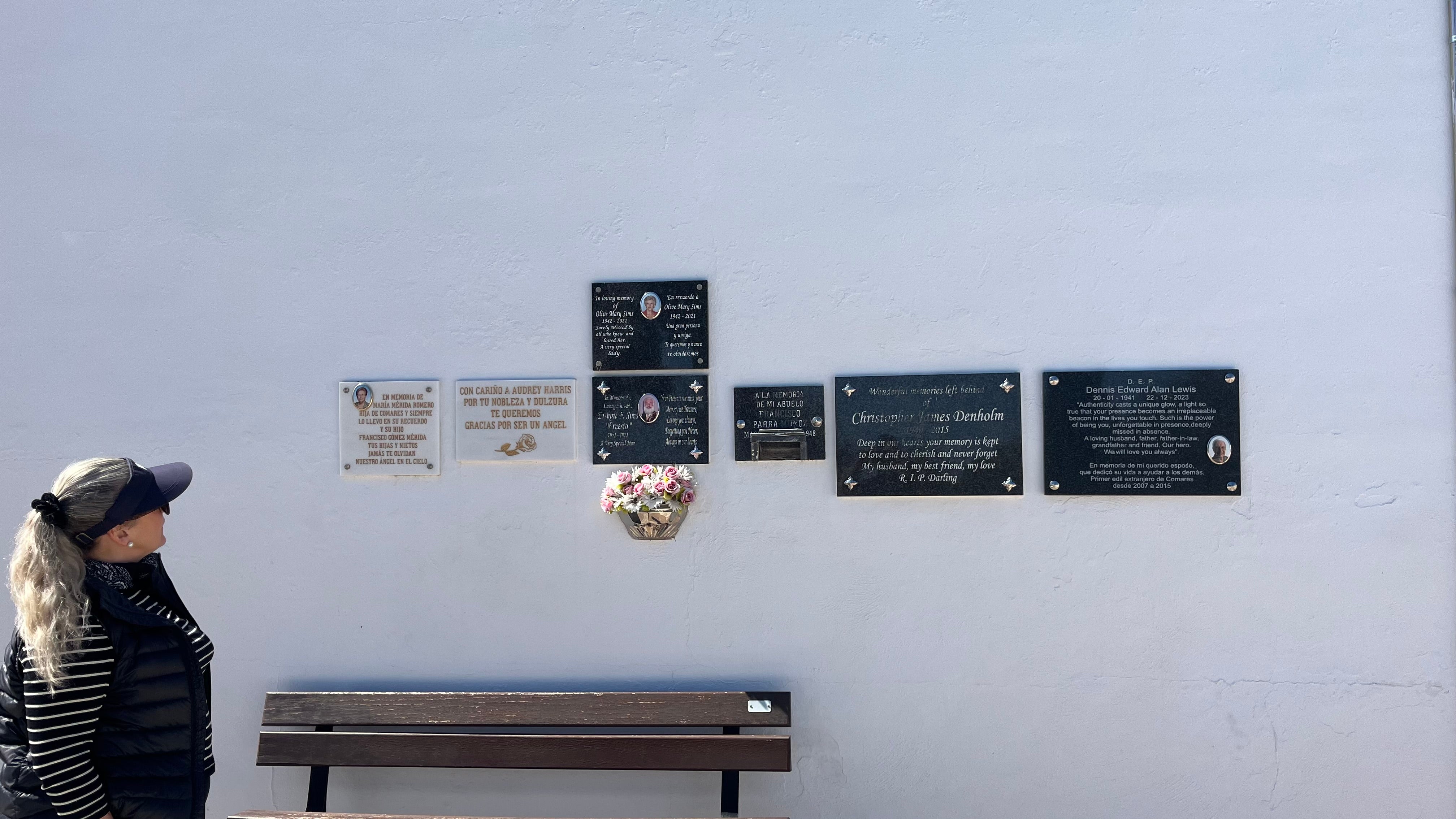 Memorials to noted Britons who have lived or contributed to Comares