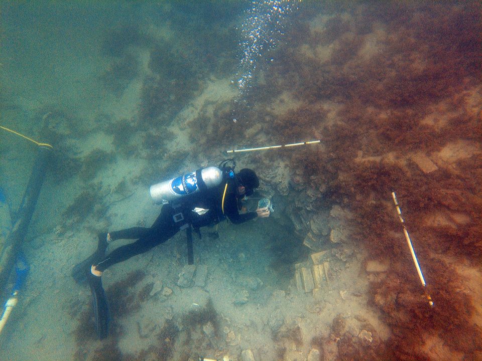 Marine archeologist Andreas Kallmeyer Bloch documents underwater excavations in Costa Rica