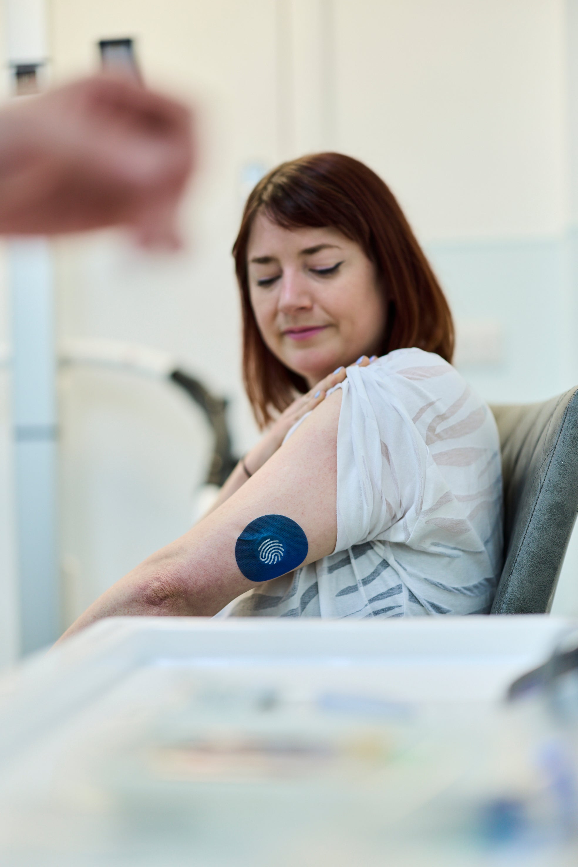 Glucose levels and insulin sensitivity are tracked for two weeks using a monitor and app