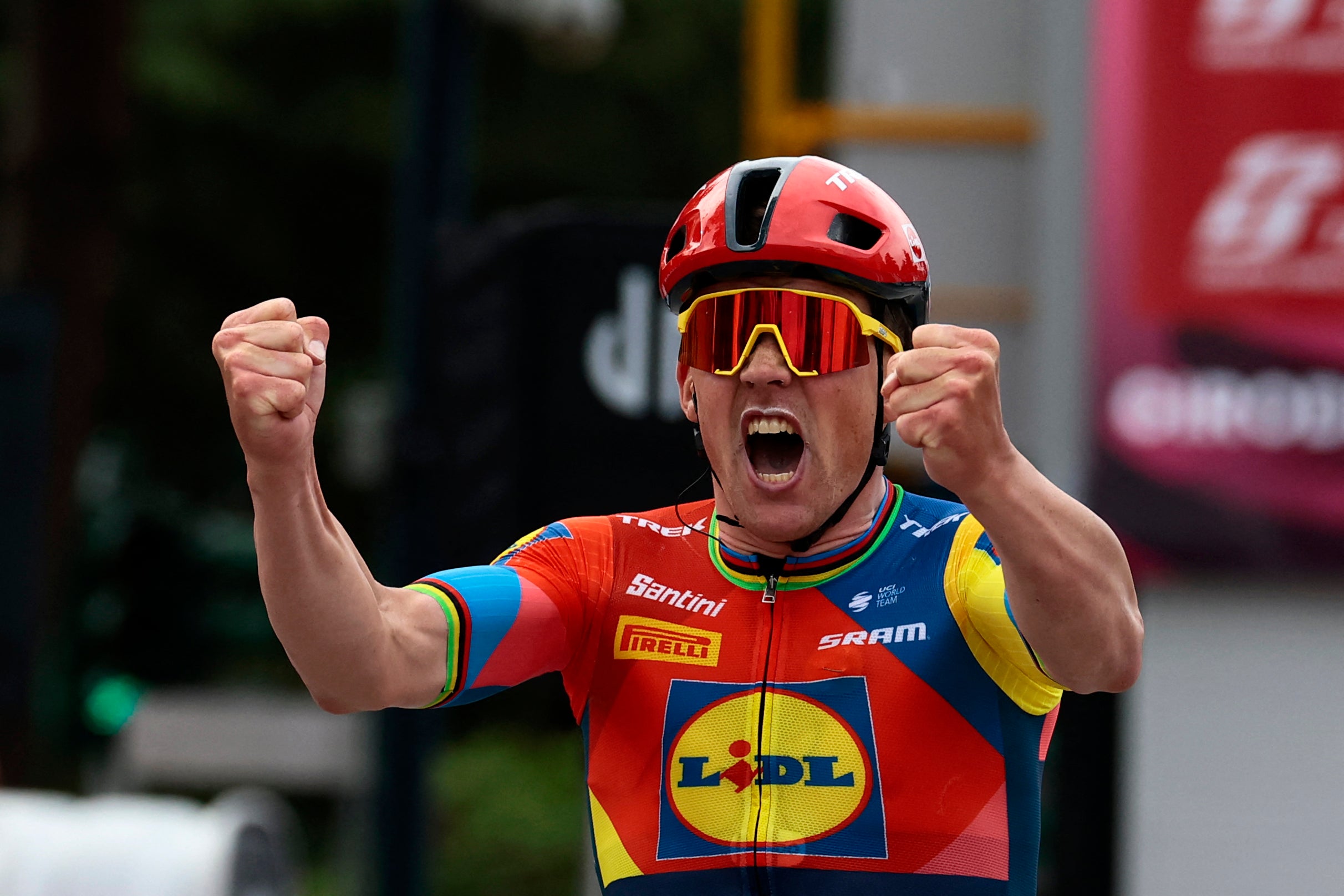 Giro d’Italia LIVE: Mads Pedersen takes pink for first time with stage one win in Albania
