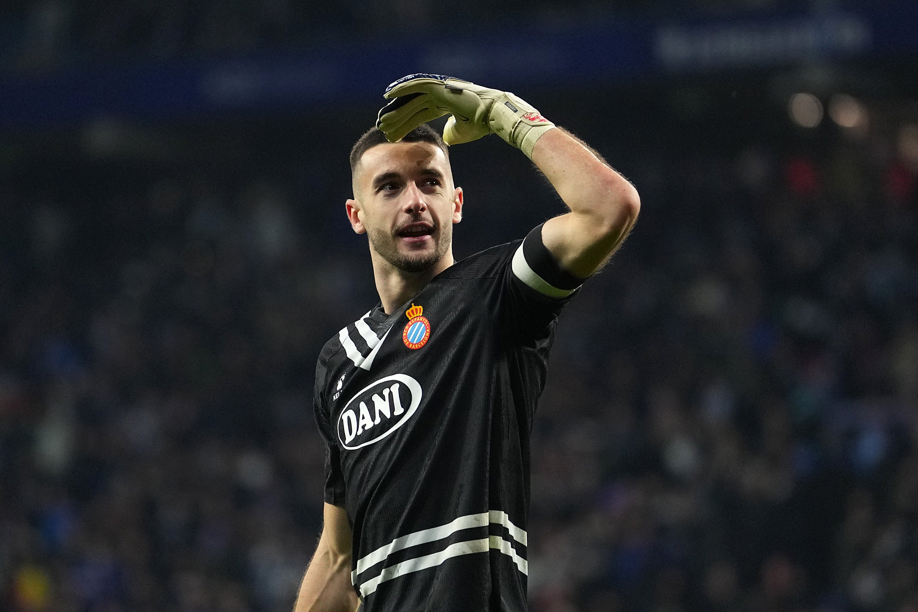 Joan Garcia could join to provide competition for David Raya