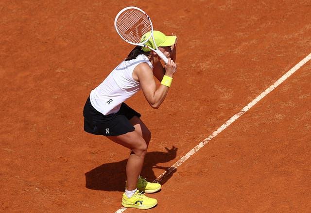 <p>Iga Swiatek has bombed out the Italian Open at the hands of Danielle Collins</p>