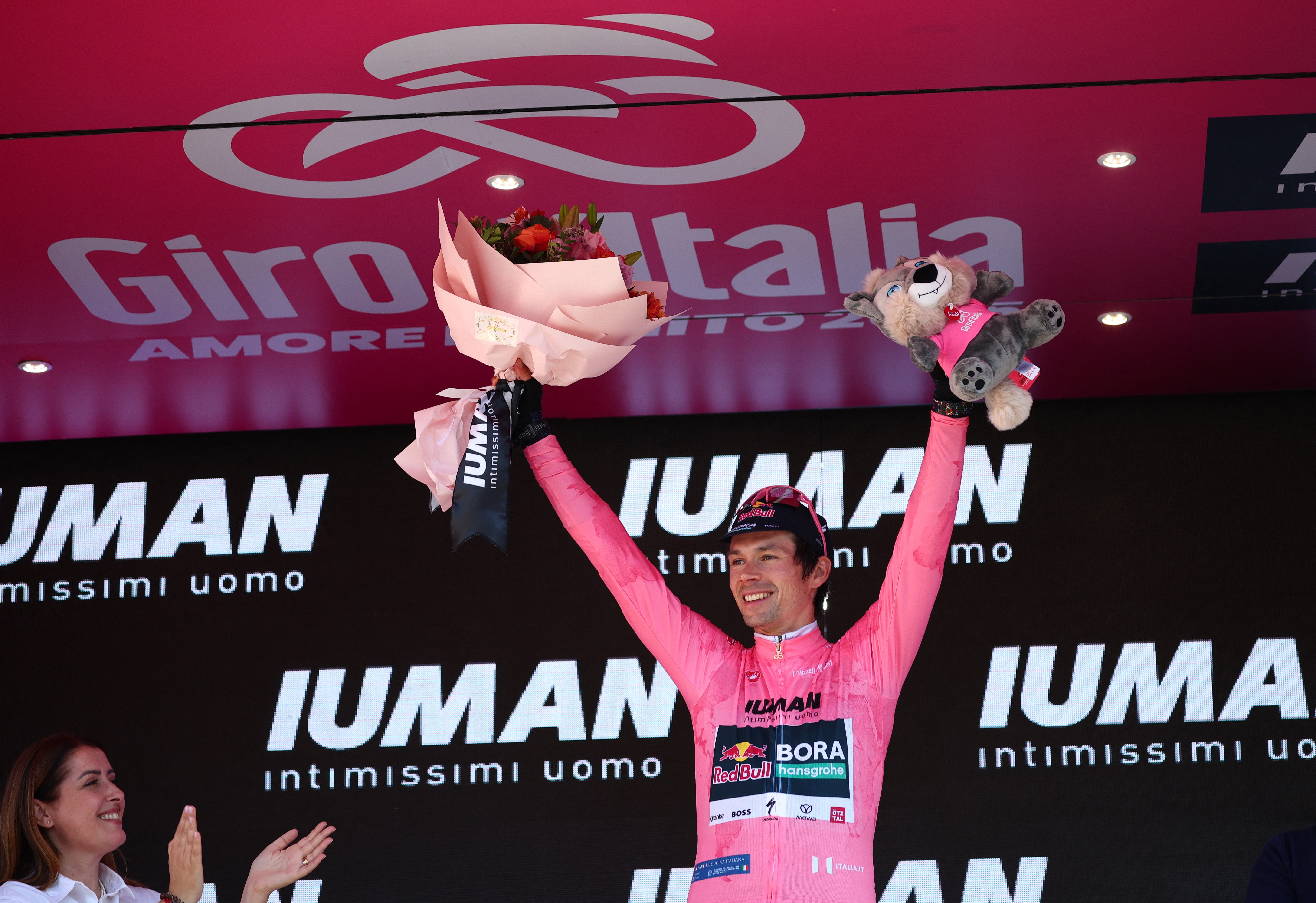 Who is leading the Giro d’Italia? Maglia rosa and general classification standings