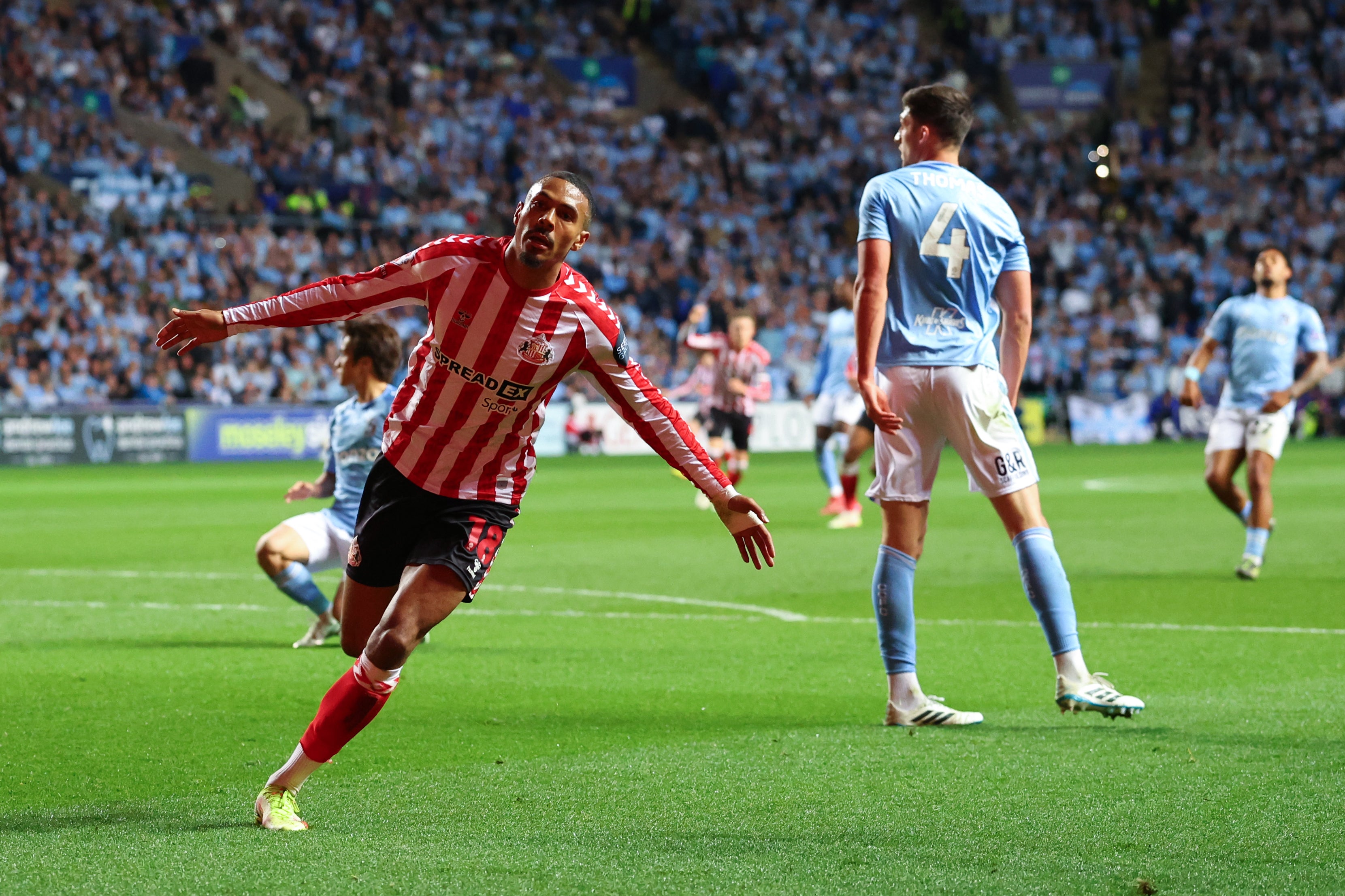 Coventry fell to a 2-1 defeat as Sunderland took charge of the play-off semi-final