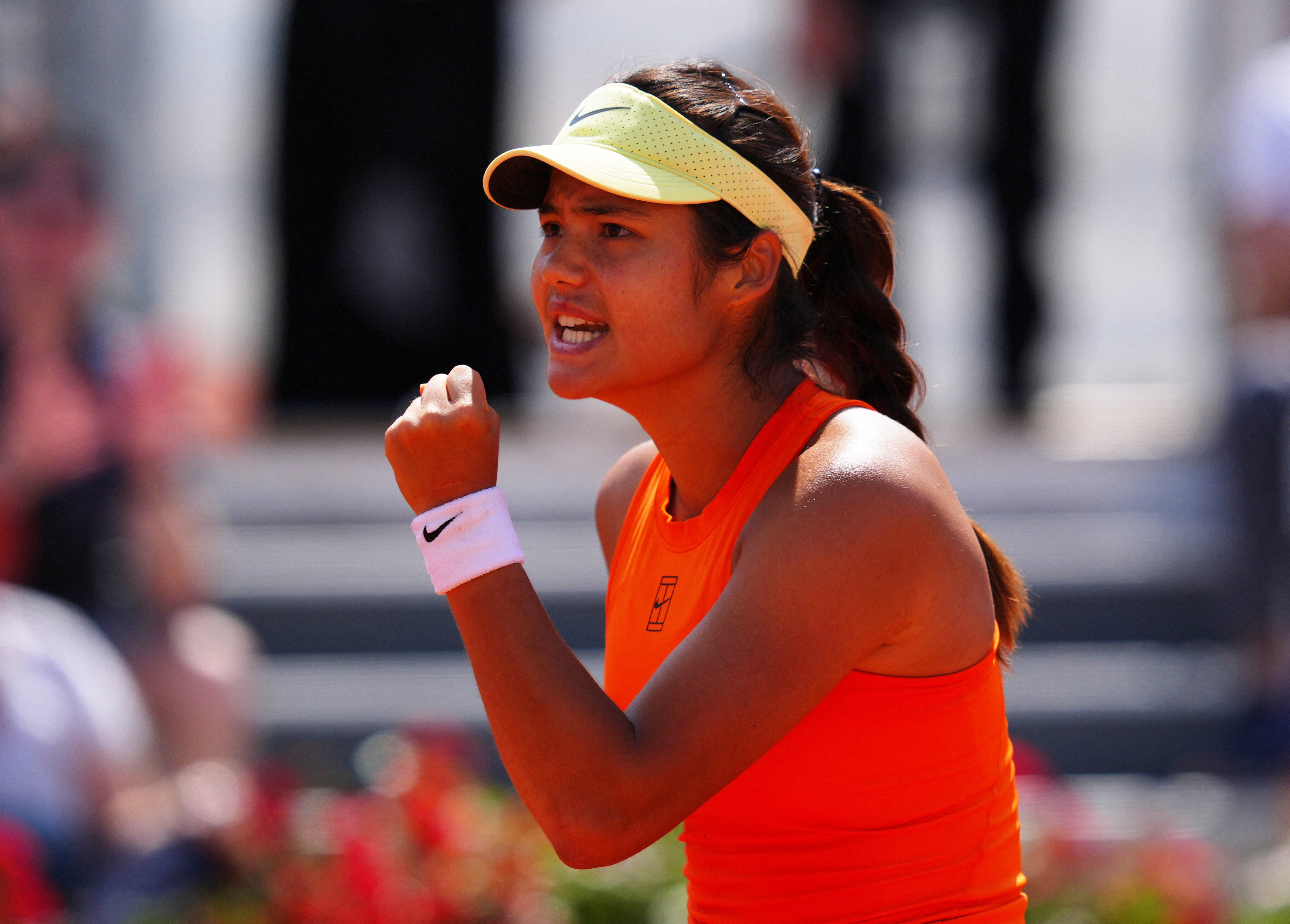 Raducanu battled from behind to reach the last-16