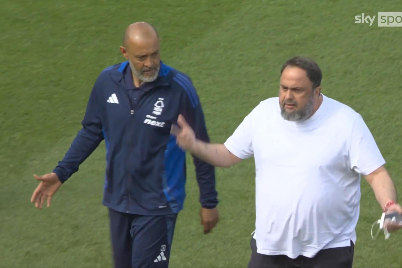 Screengrab from the X feed of Sky Sports News of a confrontation between Nuno Espirito Santo (left) and Evangelos Marinakis (Sky Sports/X/PA)