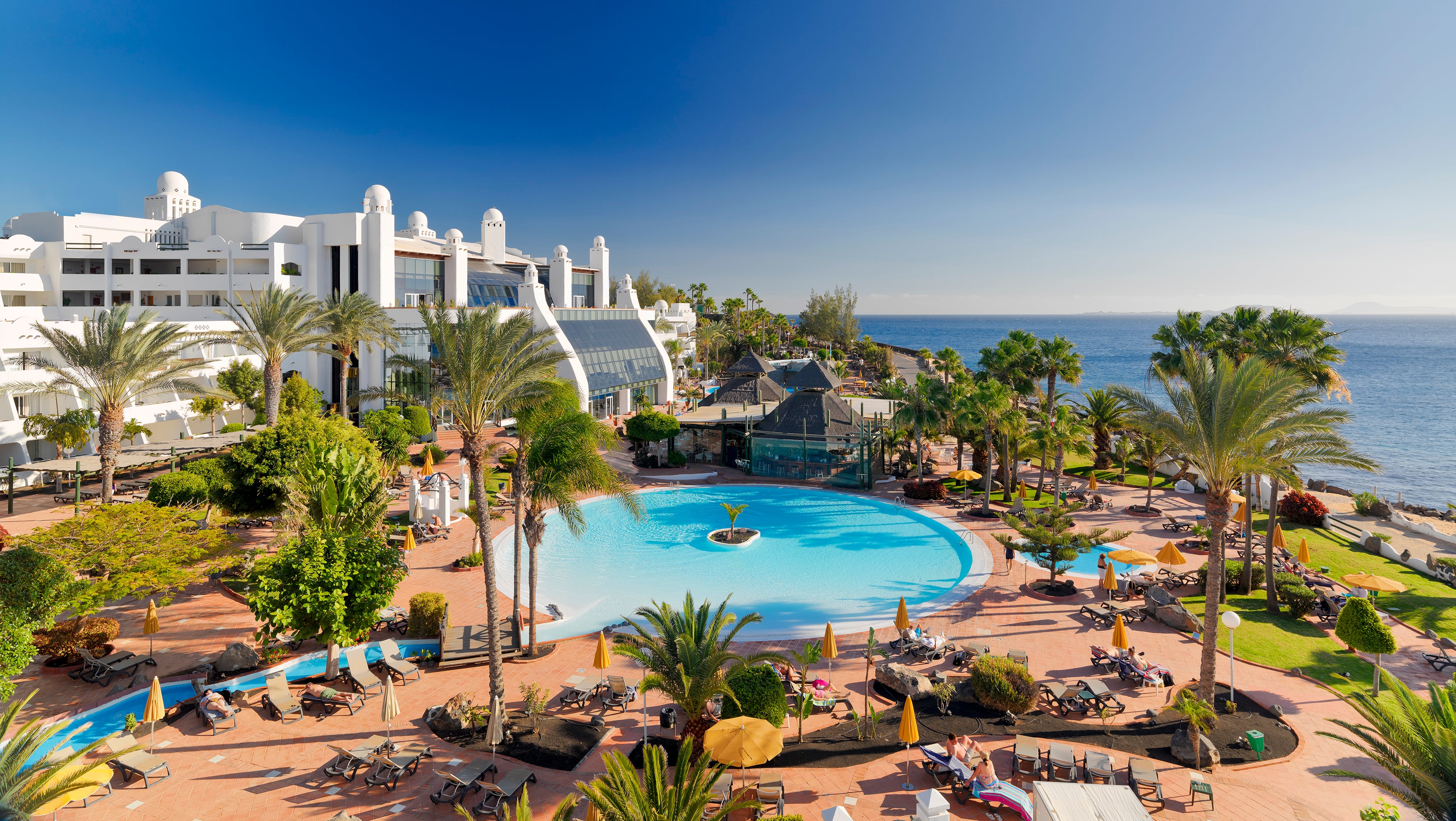 The H10 Timanfaya Palace enjoys a picturesque beachfront location