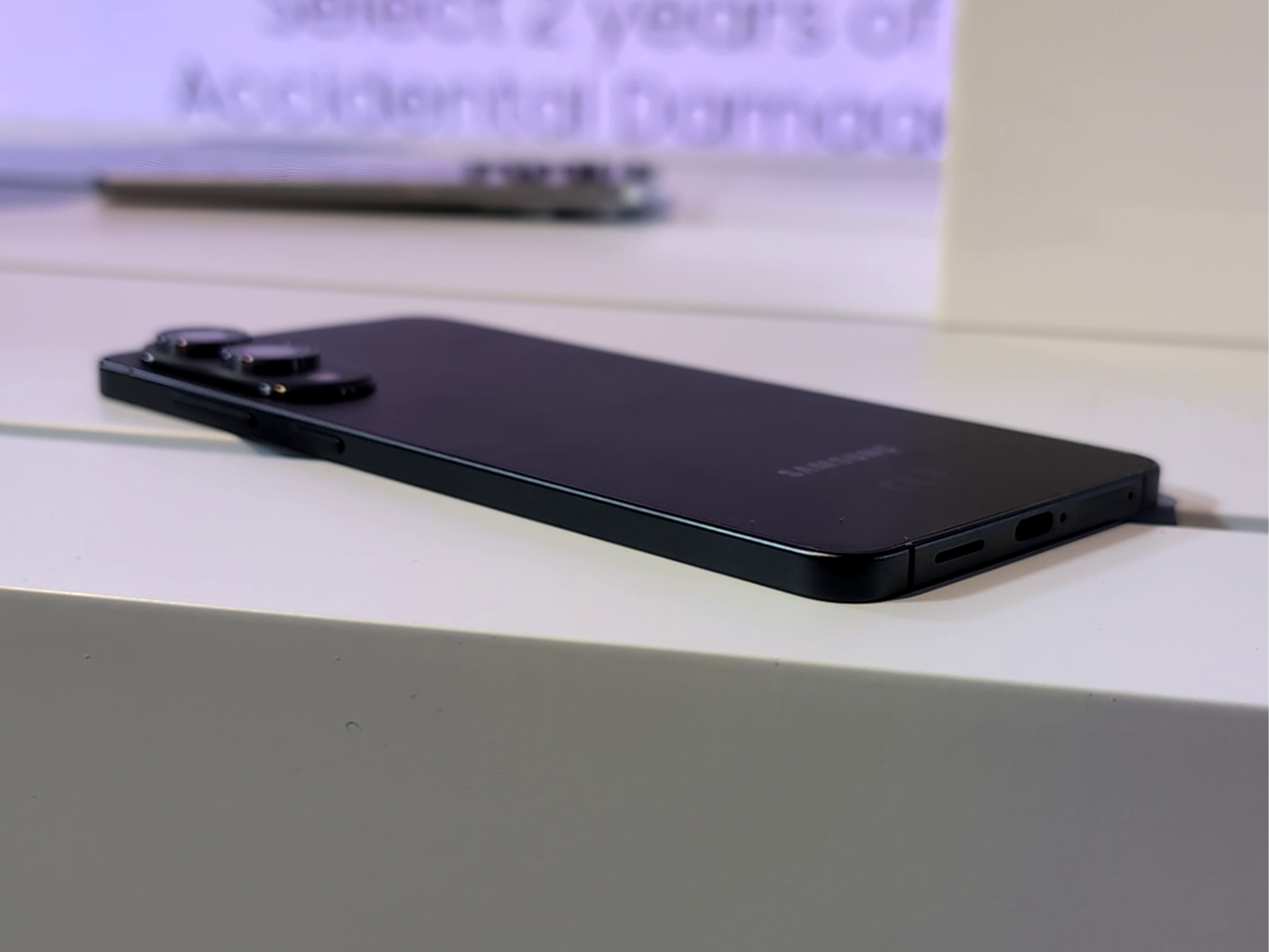 A titanium frame, as seen on the S25 Ultra, should help protect the S25 Edge from bending