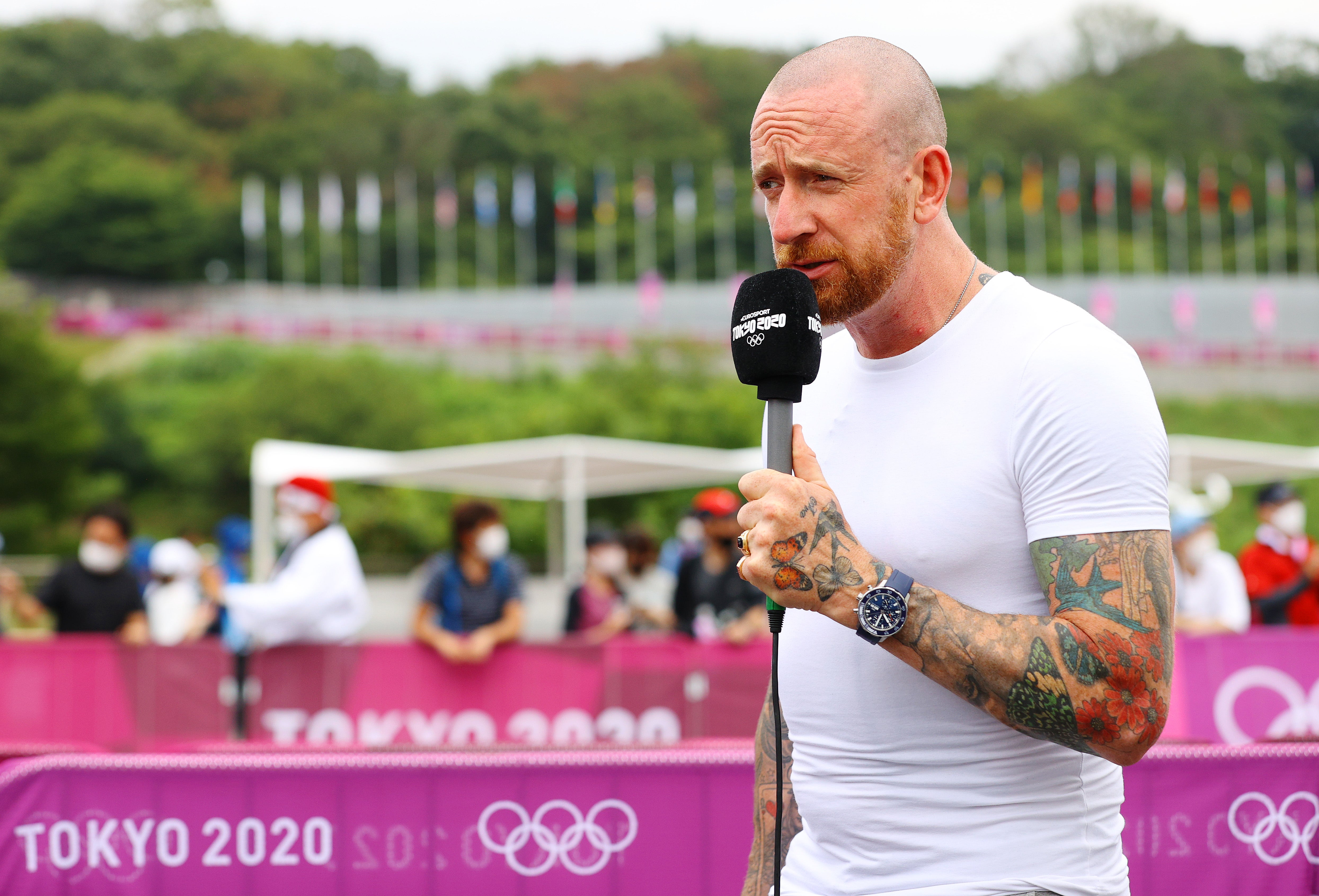 Bradley Wiggins během televizního pokrytí olympijských her v Tokiu 2020