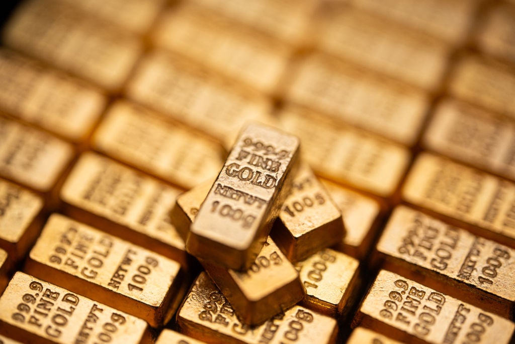 Is gold still a good investment after price hits all-time high?