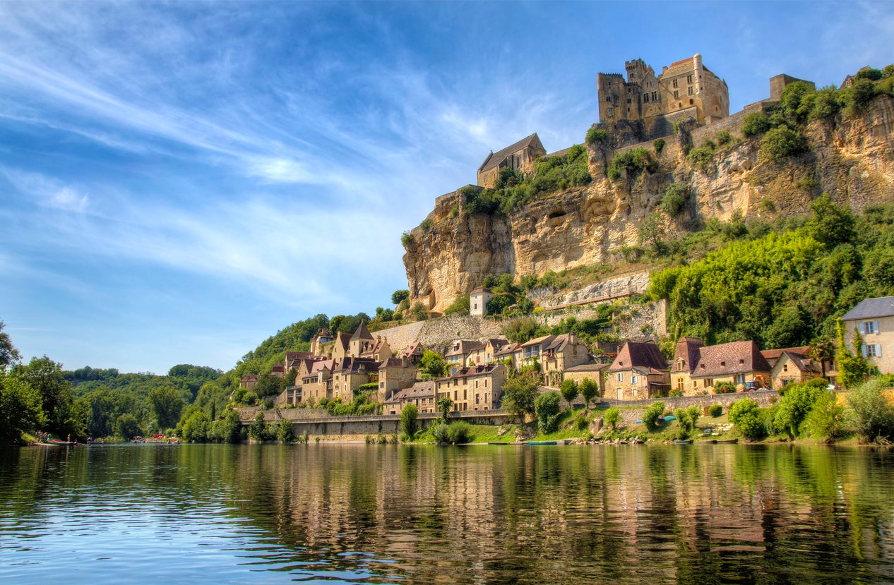 Château de Beynac as seen from the Dordogne