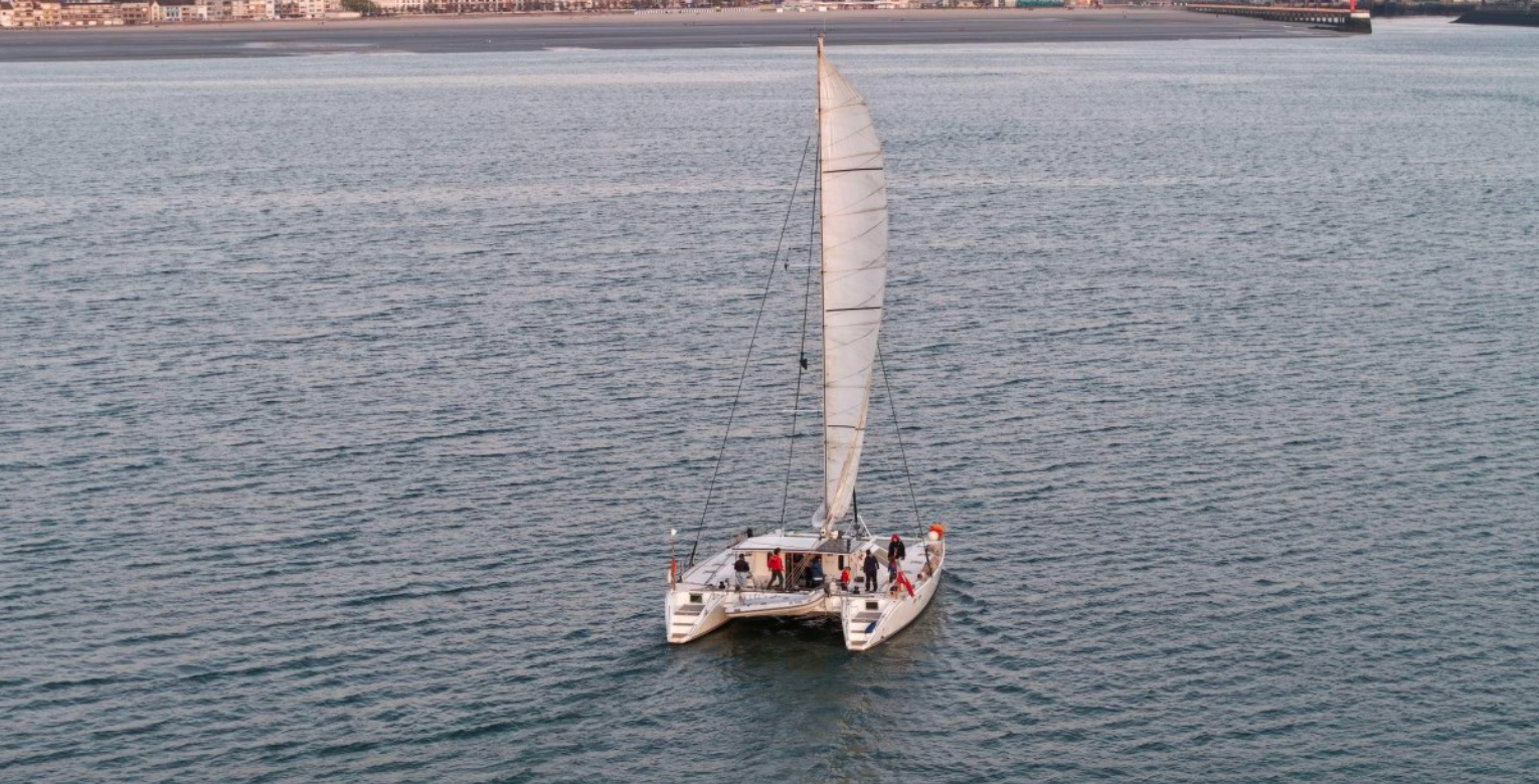 Sailing by: Echoes approaching the French coast