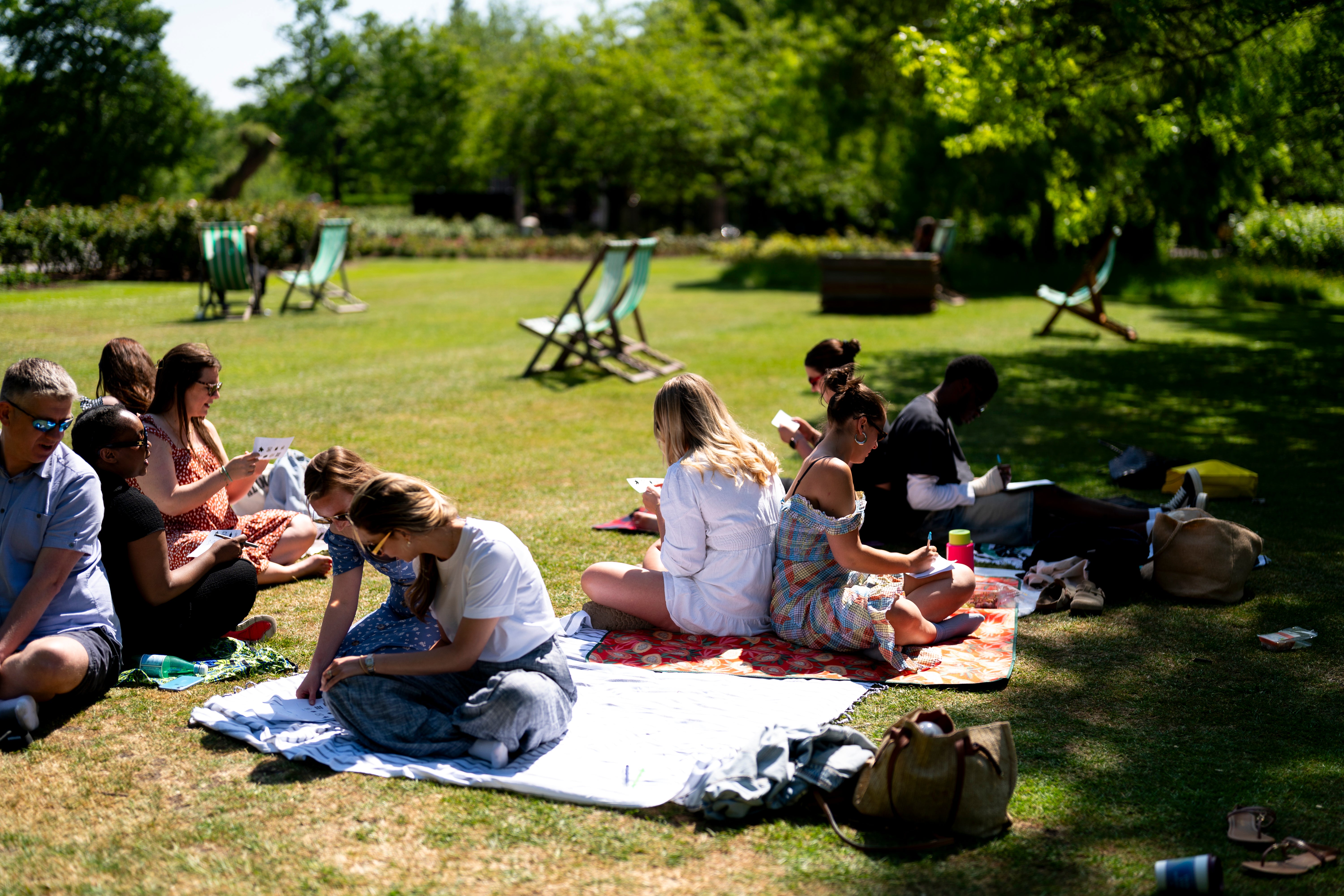 The UK will see more warm sunshine over the coming weekend.