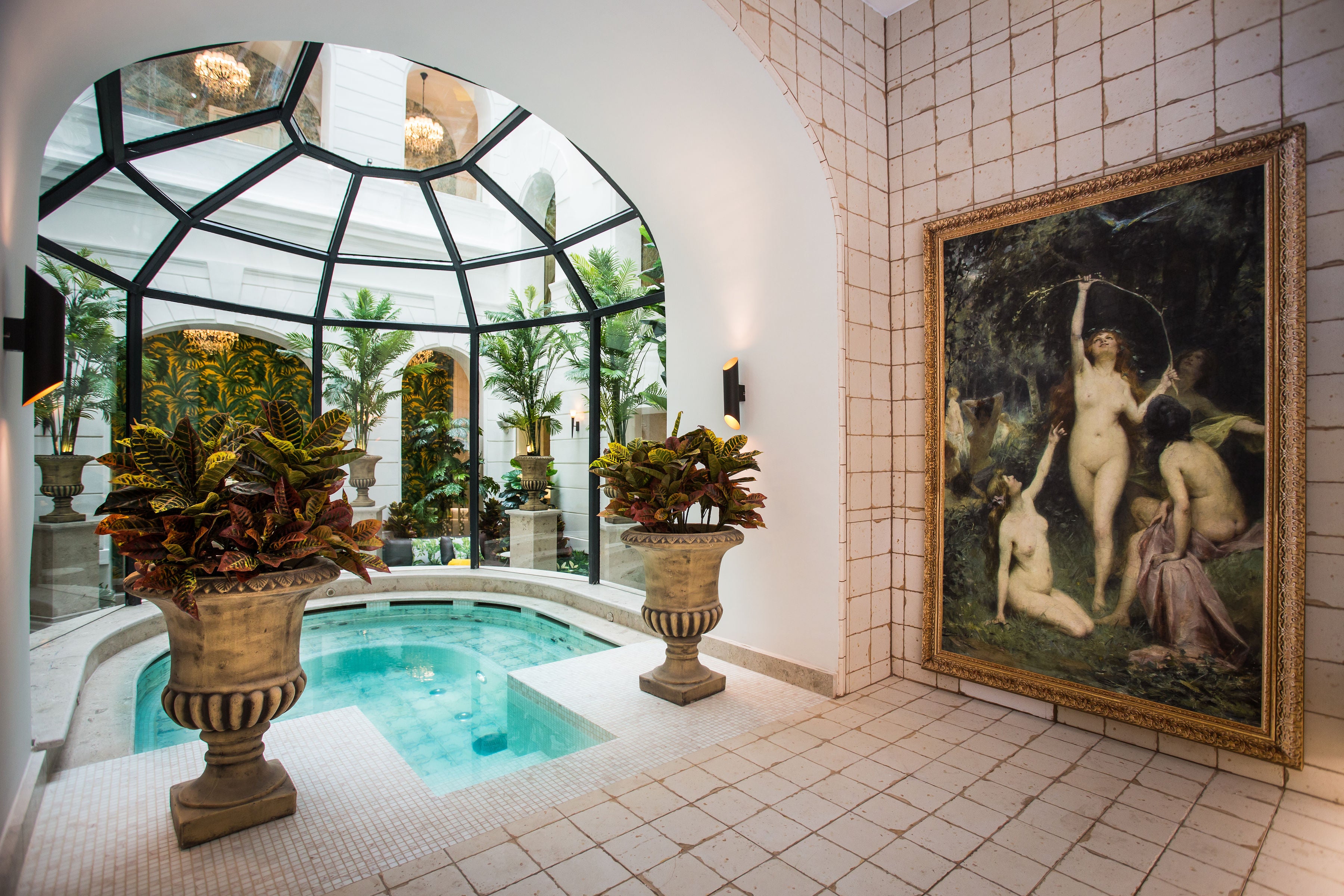 Find the hotel inside a former Masonic lodge