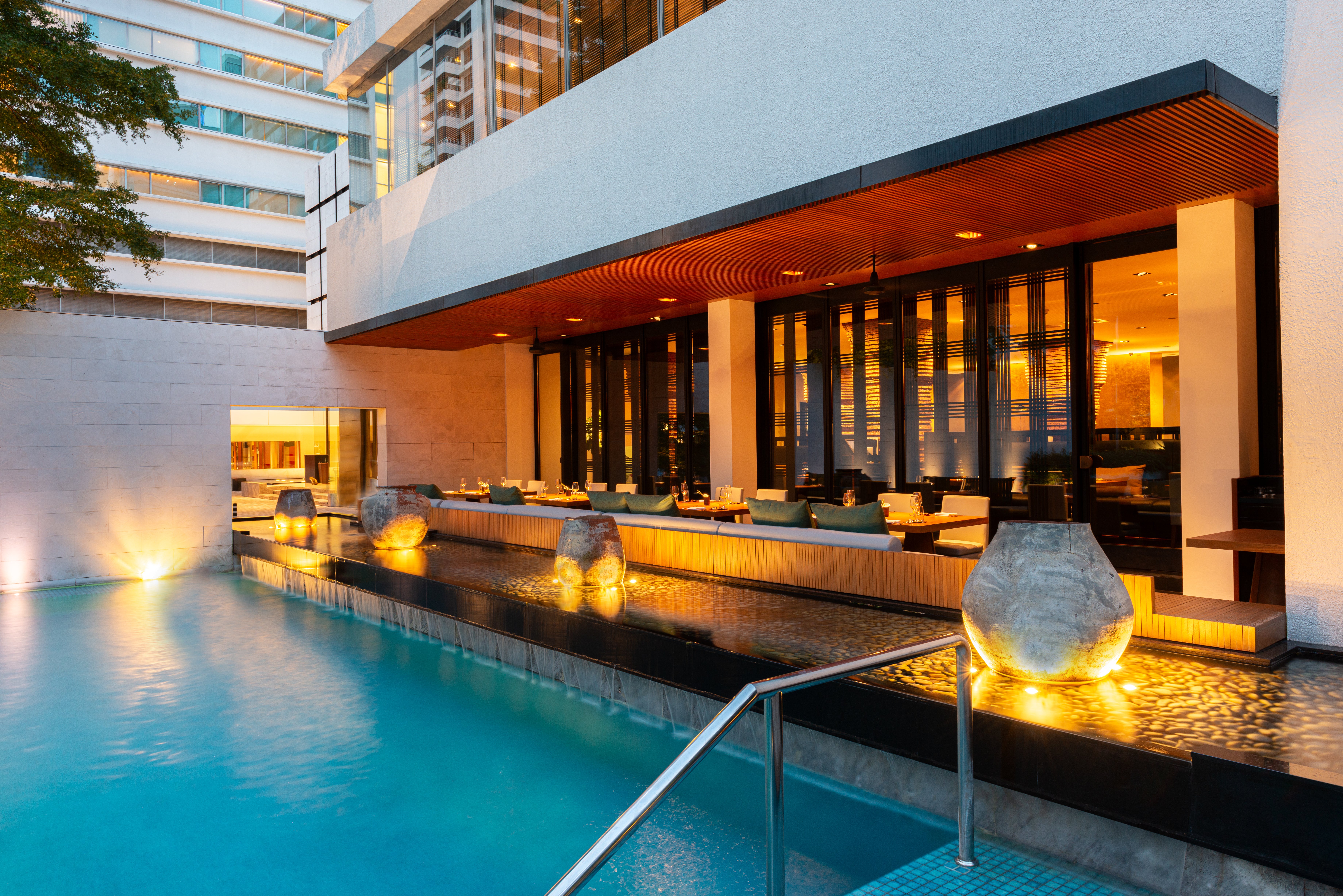 For an LGBT+ friendly hotel, check in to Como Metropolitan Bangkok