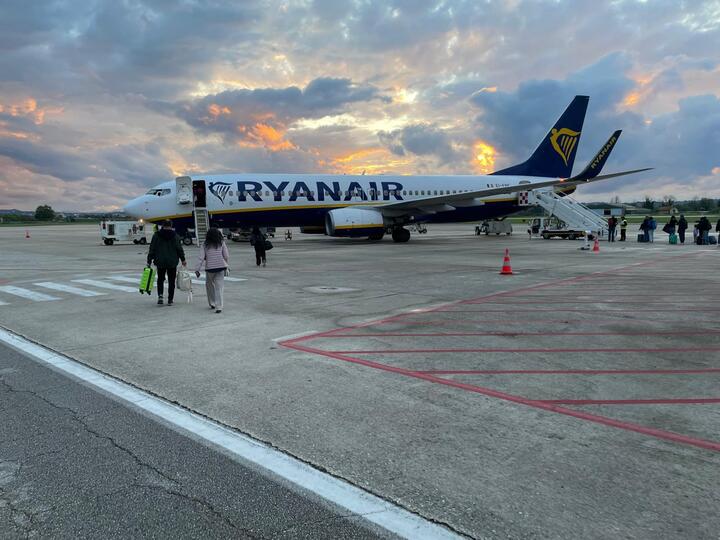 The airline closes some routes to smaller Italian destinations in the off-season