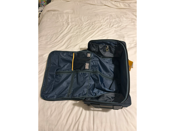 Halfday carry-on garment roller 