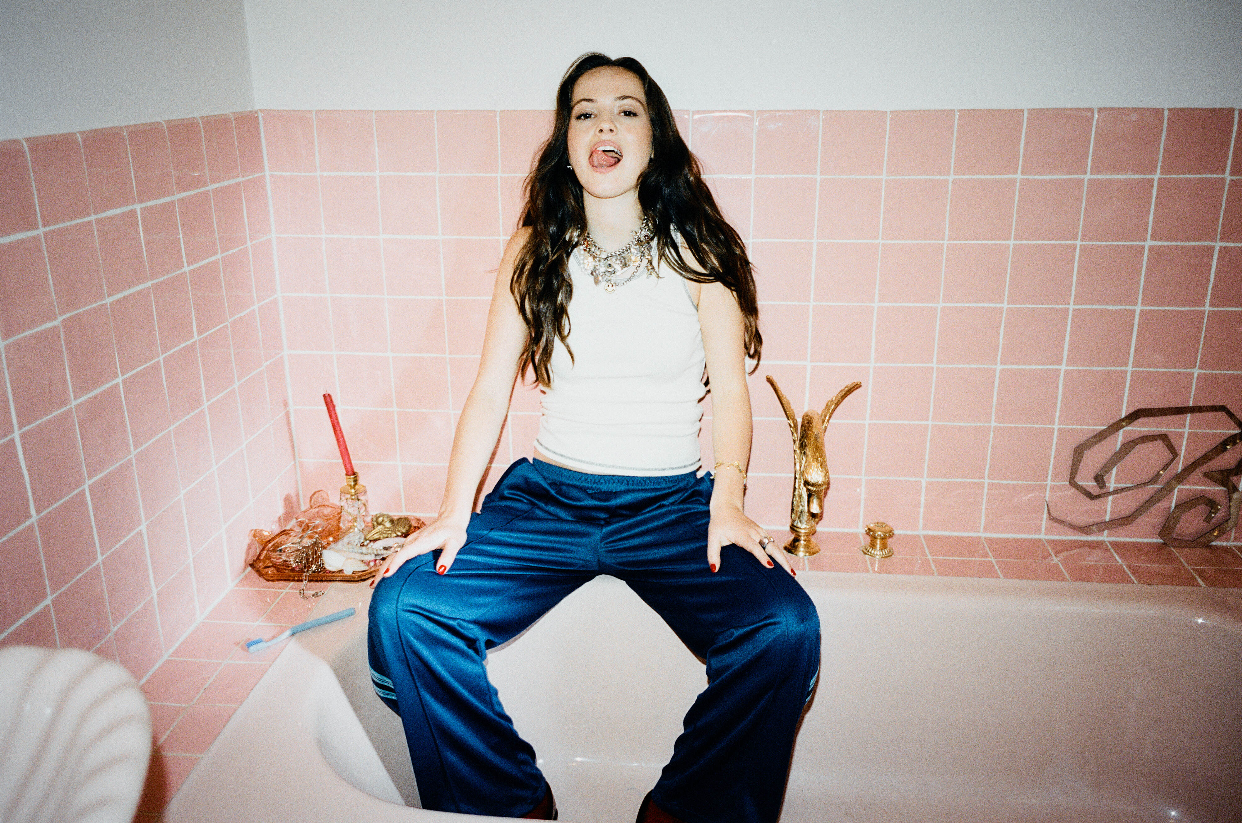 A young Bea Wheeler decided she must become a singer to prove her two older sisters wrong