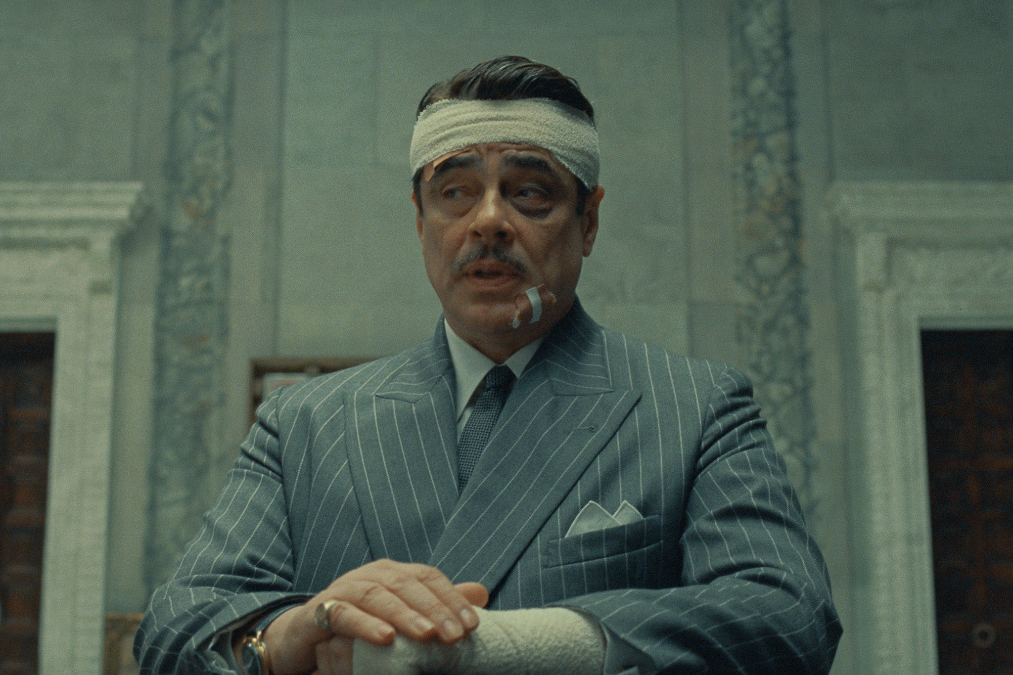 Benicio Del Toro in ‘The Phoenician Scheme’