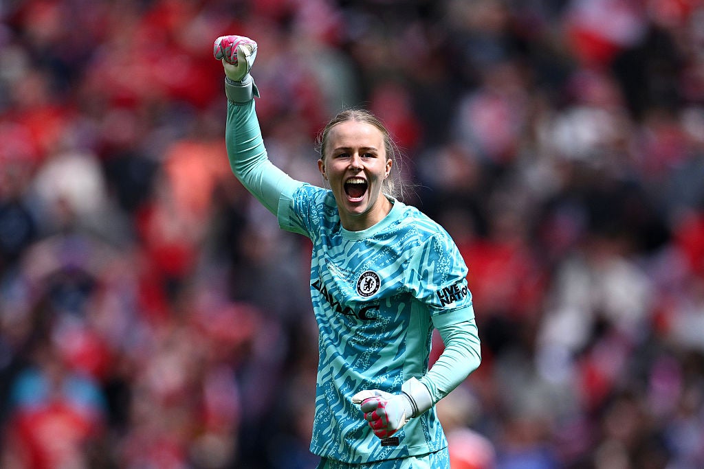 Hannah Hampton has usurped Earps as England’s No 1